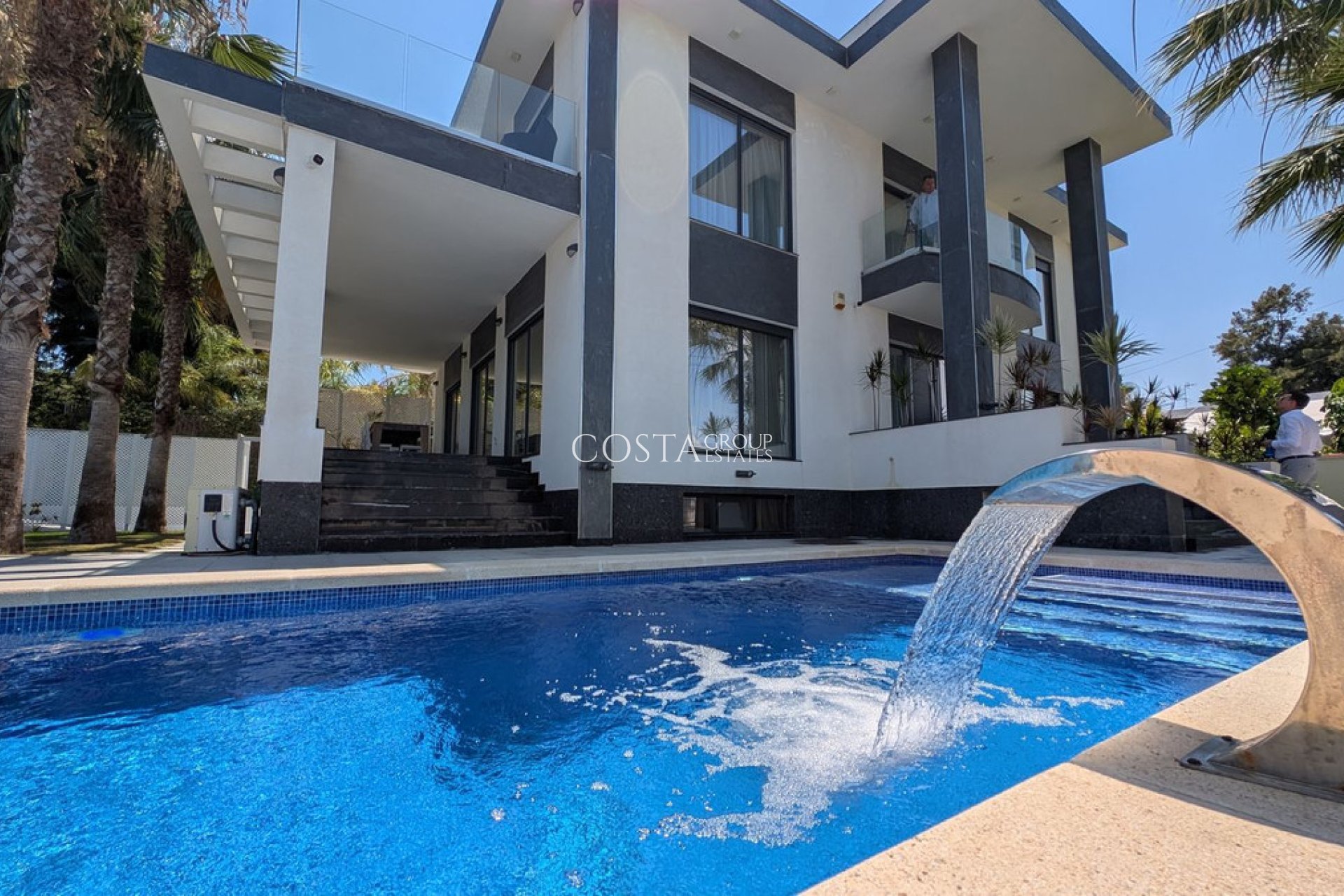 Resale - Villa -
Alicante - Alicante Centro