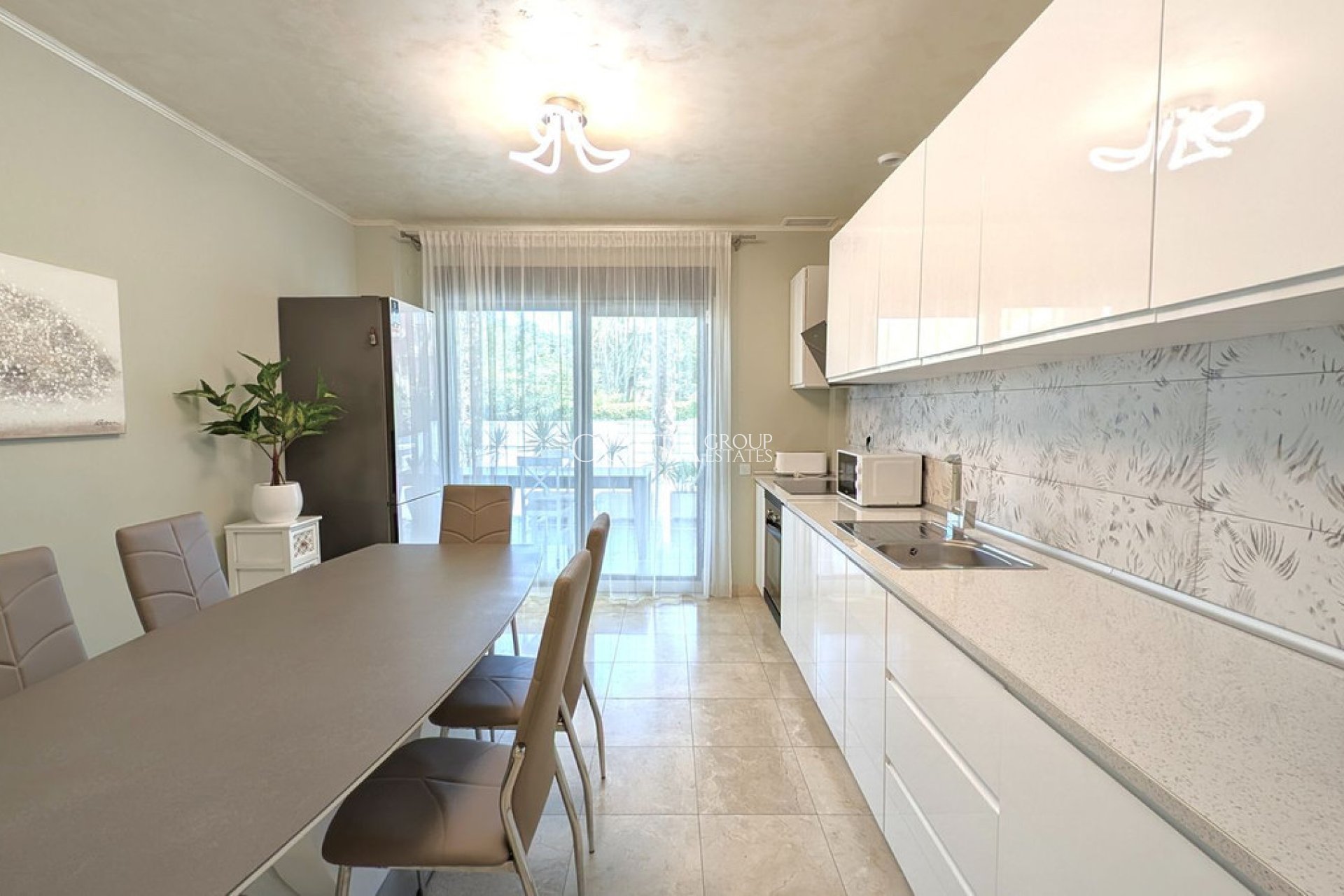Resale - Villa -
Alicante - Alicante Centro