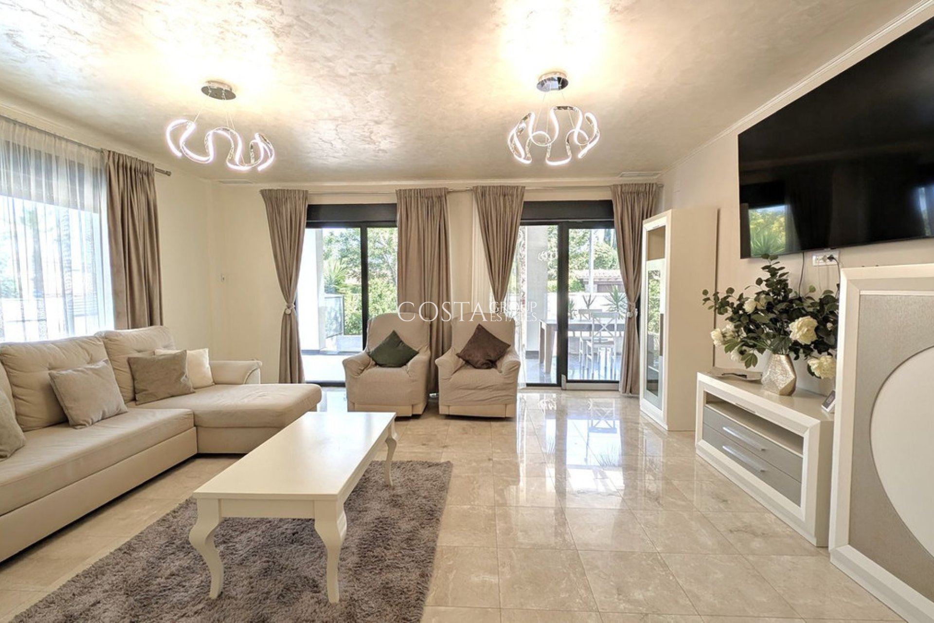Resale - Villa -
Alicante - Alicante Centro