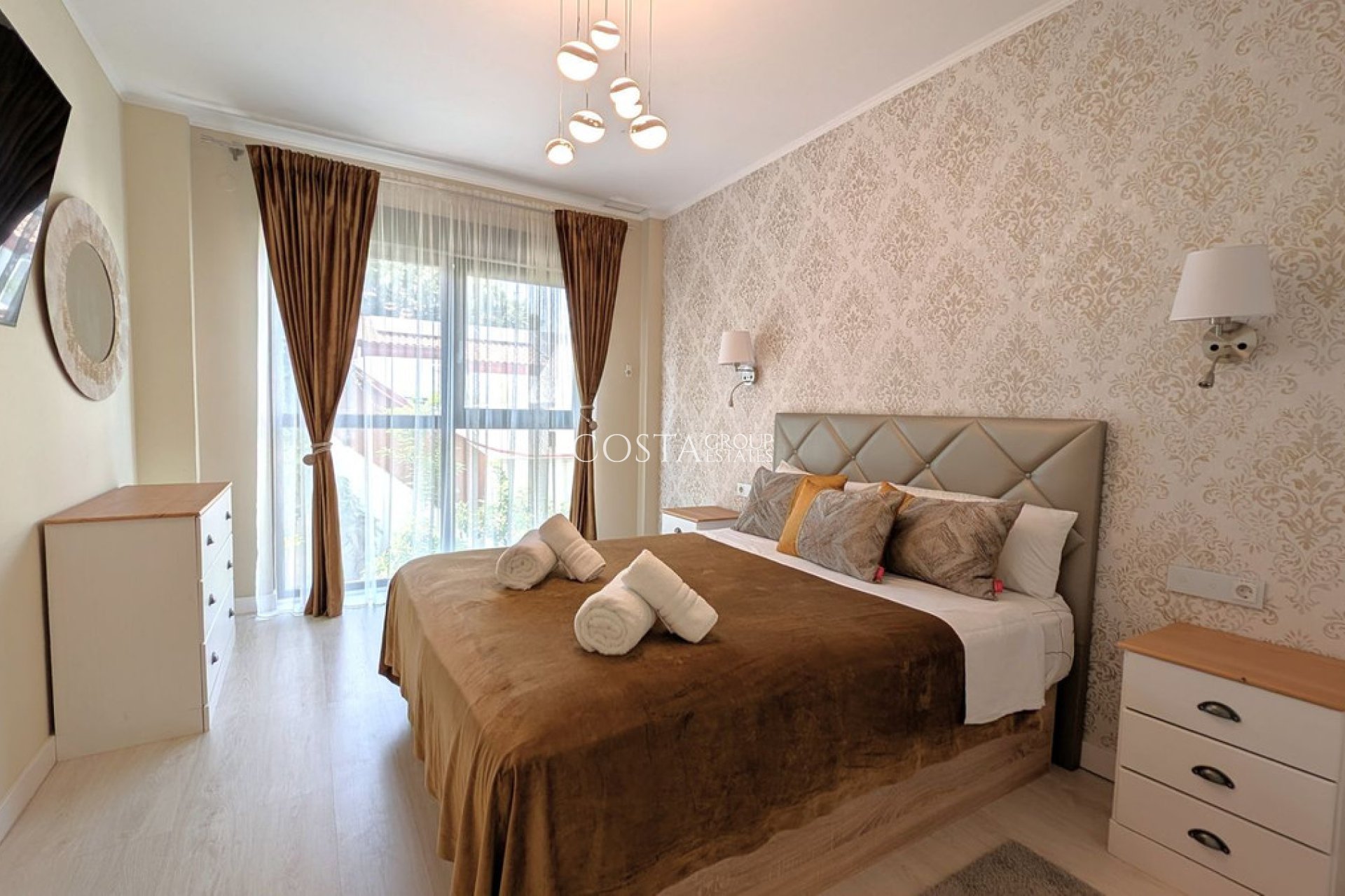 Resale - Villa -
Alicante - Alicante Centro