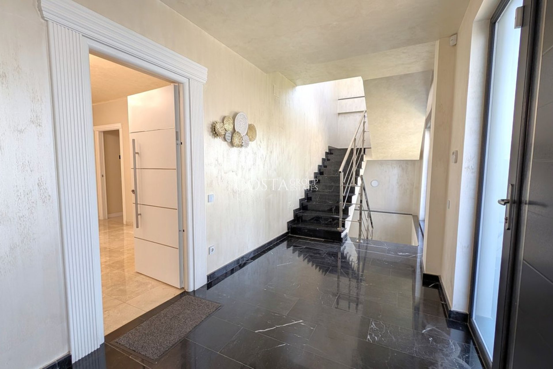 Resale - Villa -
Alicante - Alicante Centro