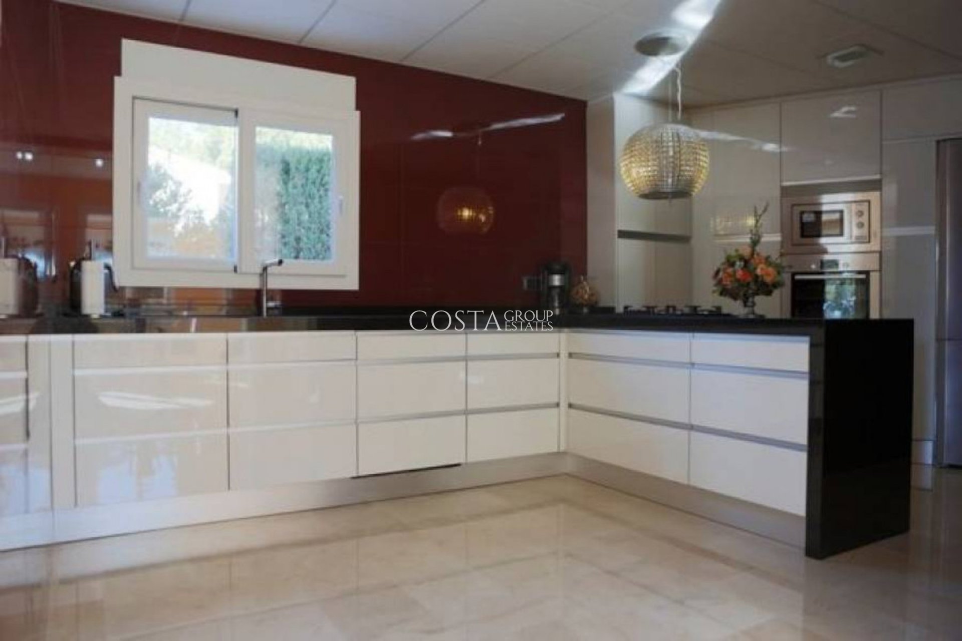 Resale - Villa -
Alicante - Alicante Centro