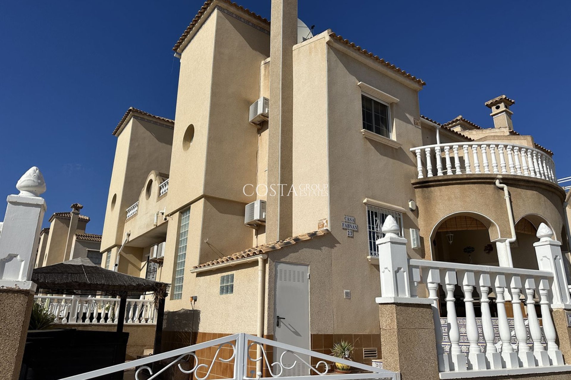 Resale - Villa -
Alicante - Alicante Centro