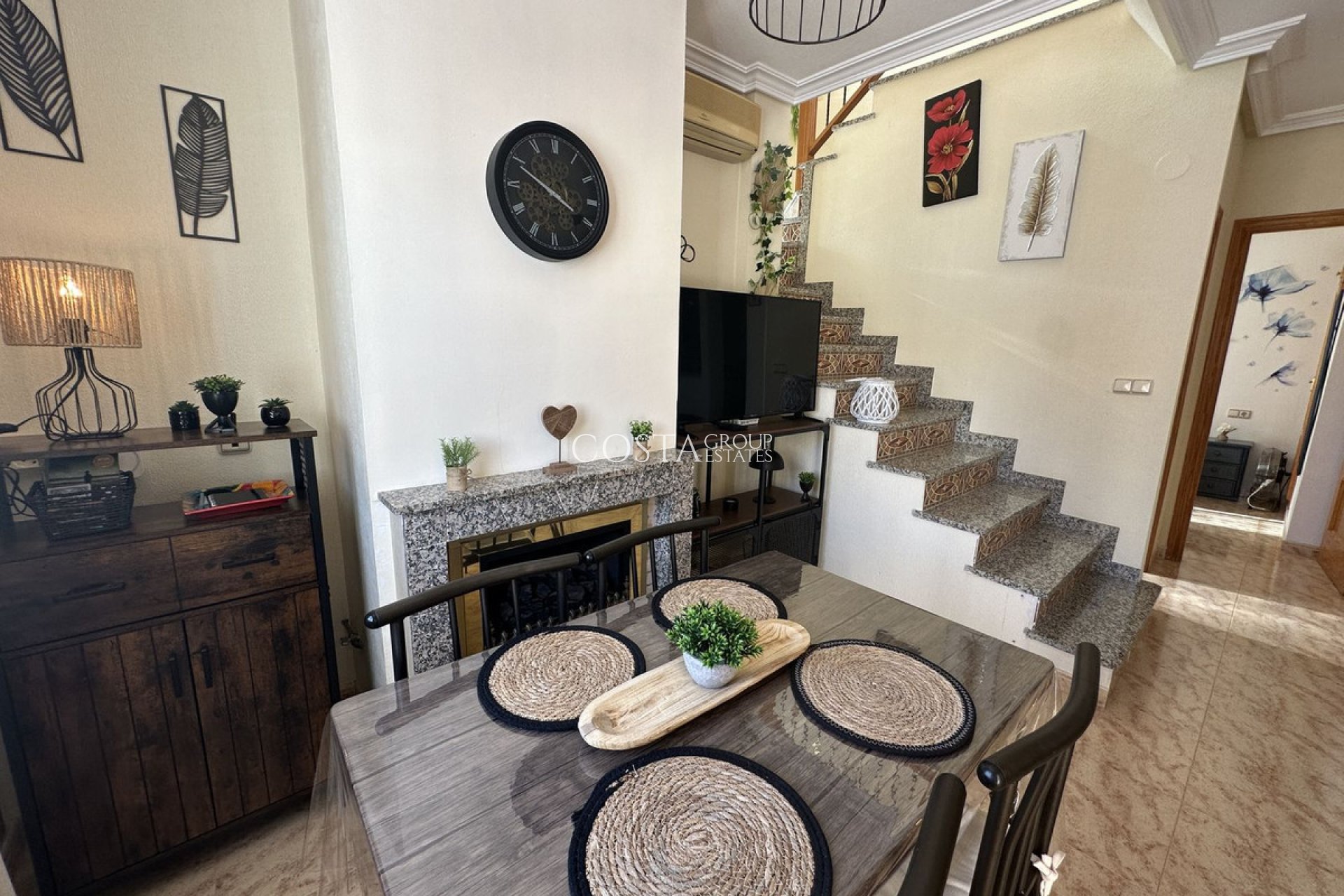 Resale - Villa -
Alicante - Alicante Centro