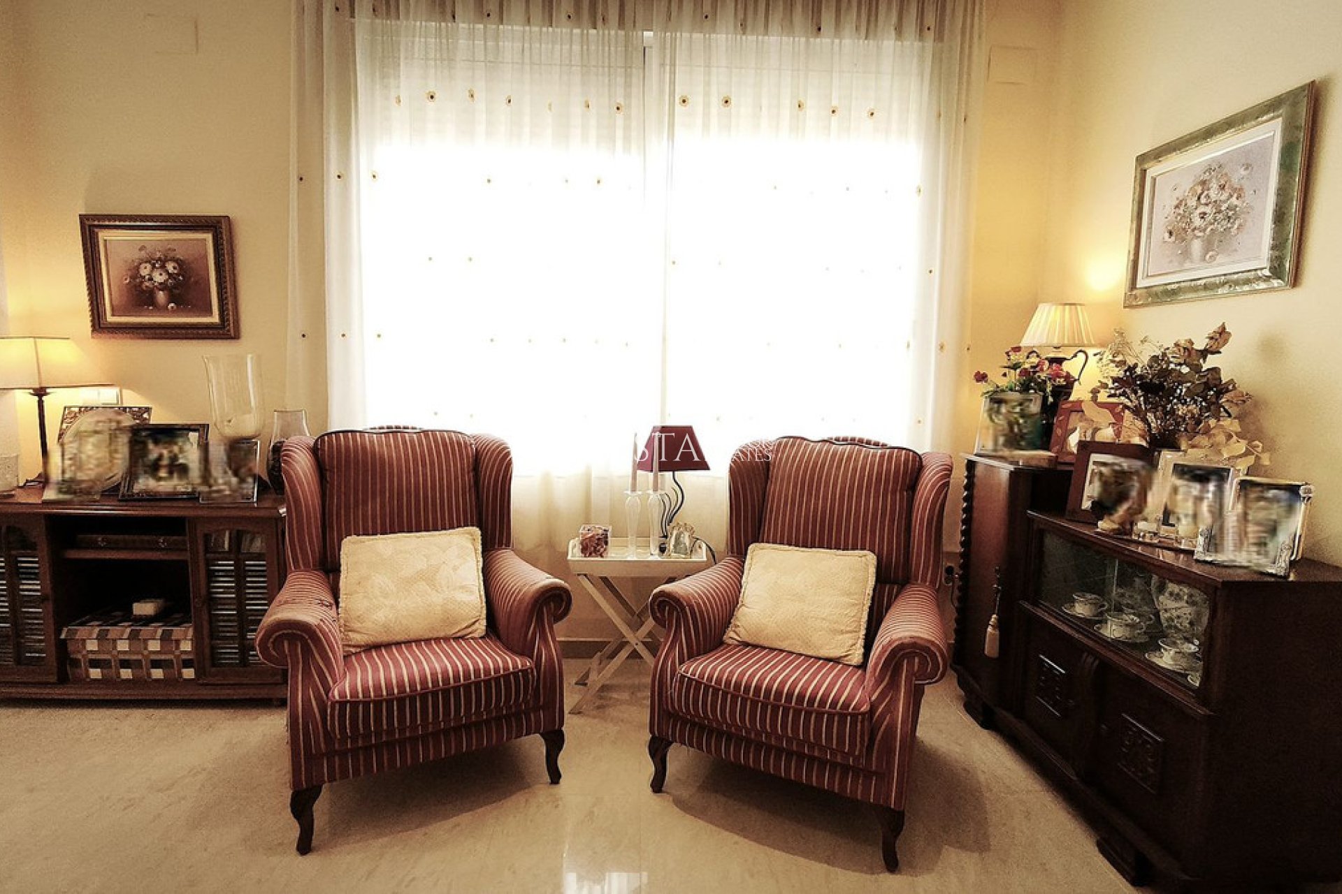 Resale - Villa -
Alicante - Alicante Centro