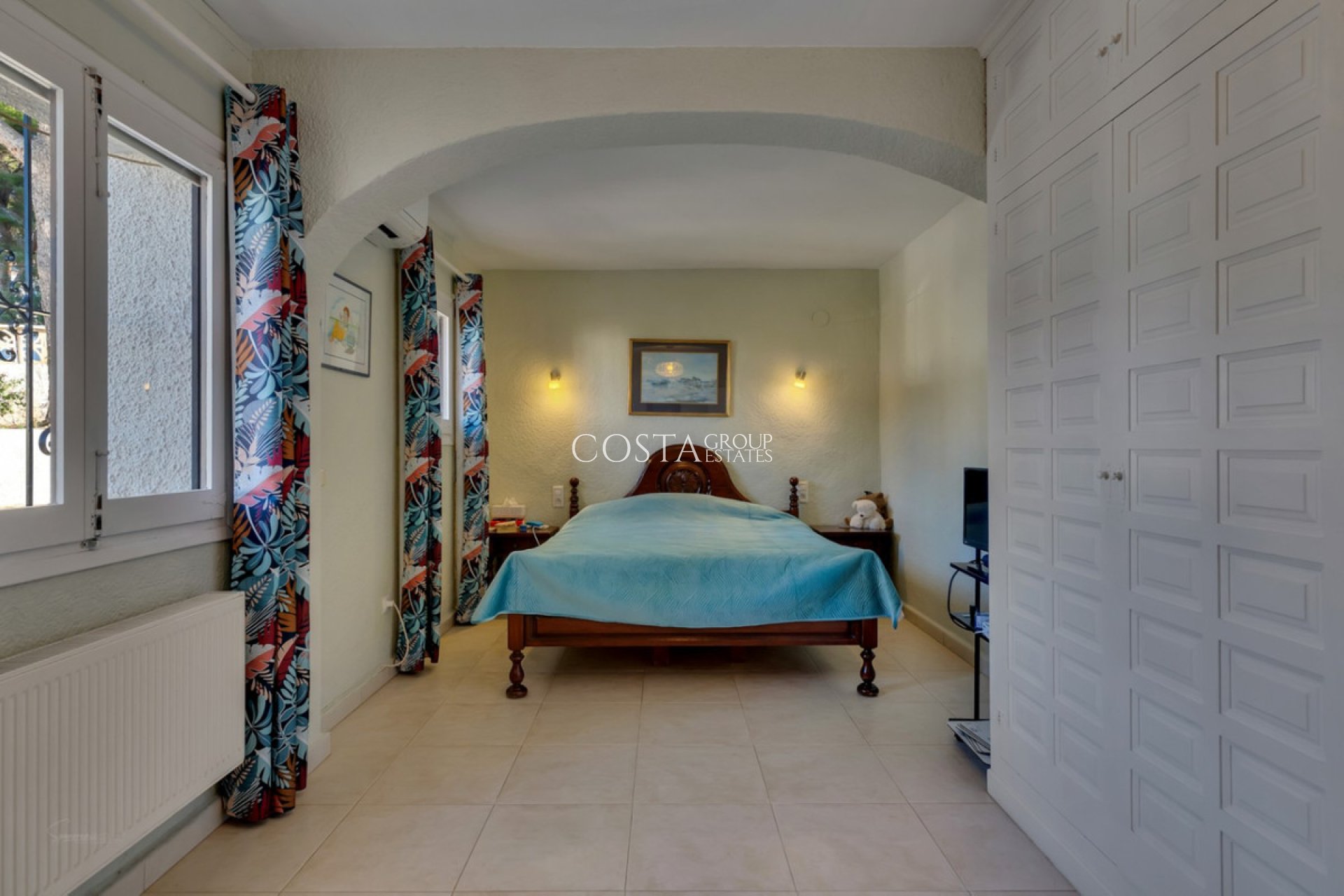 Resale - Villa -
Alicante - Alicante Centro