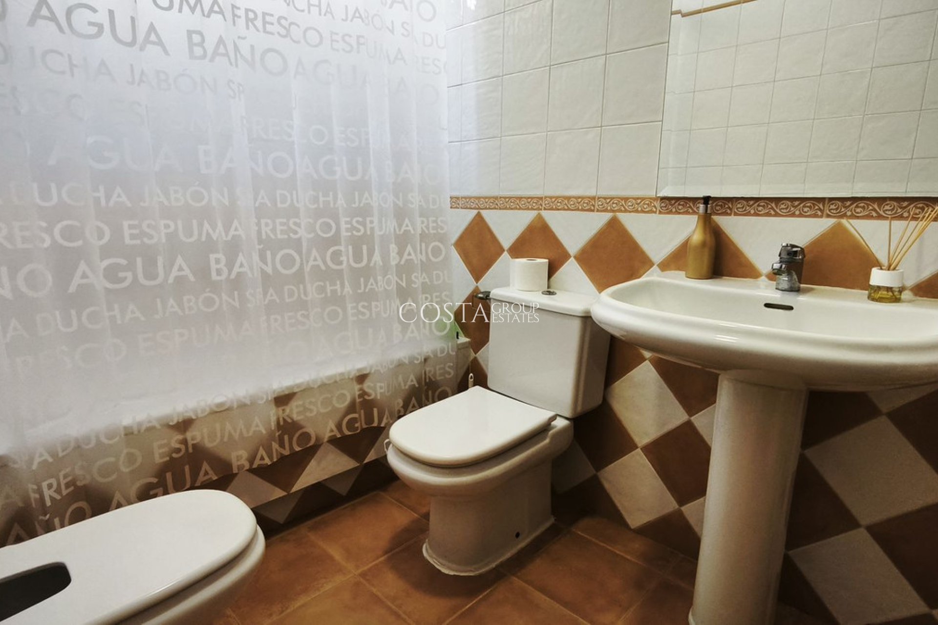 Resale - Villa -
Alicante - Alicante Centro