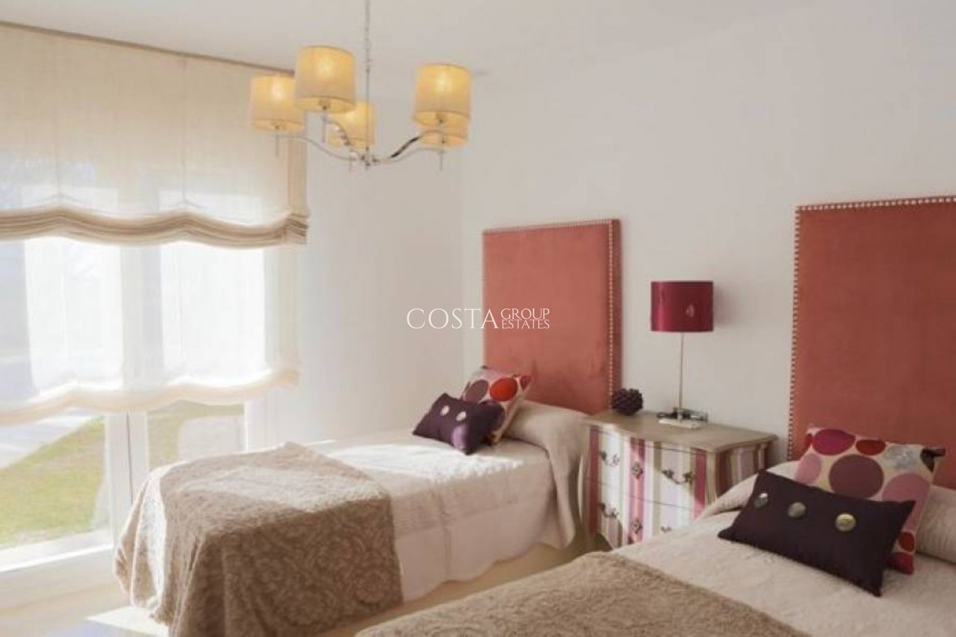 Resale - Villa -
Alicante - Alicante Centro