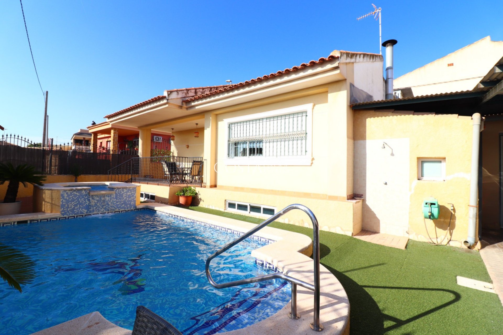 Resale - Villa -
Almoradí - El Saladar