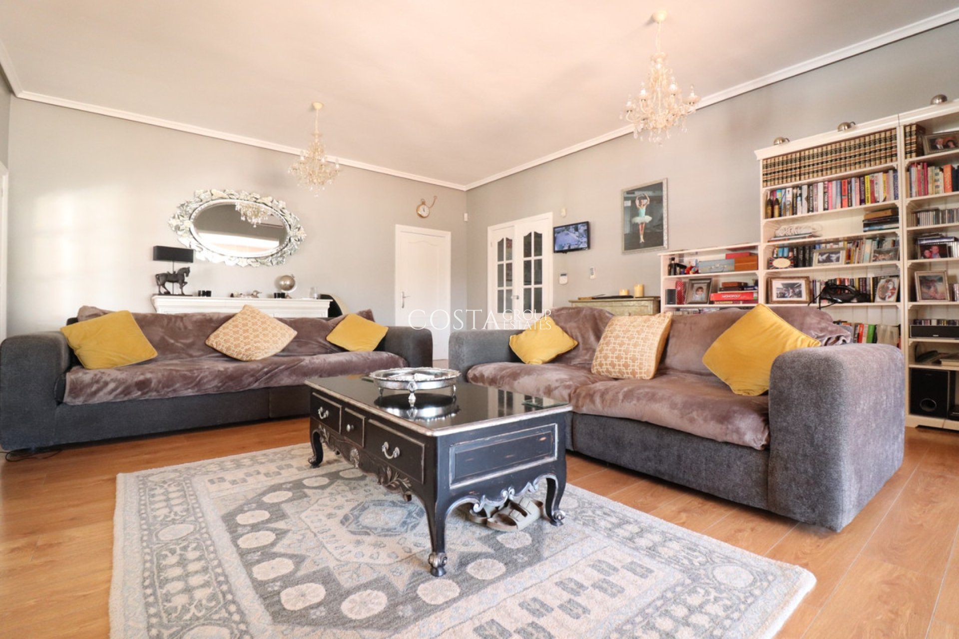 Resale - Villa -
Almoradí - Heredades