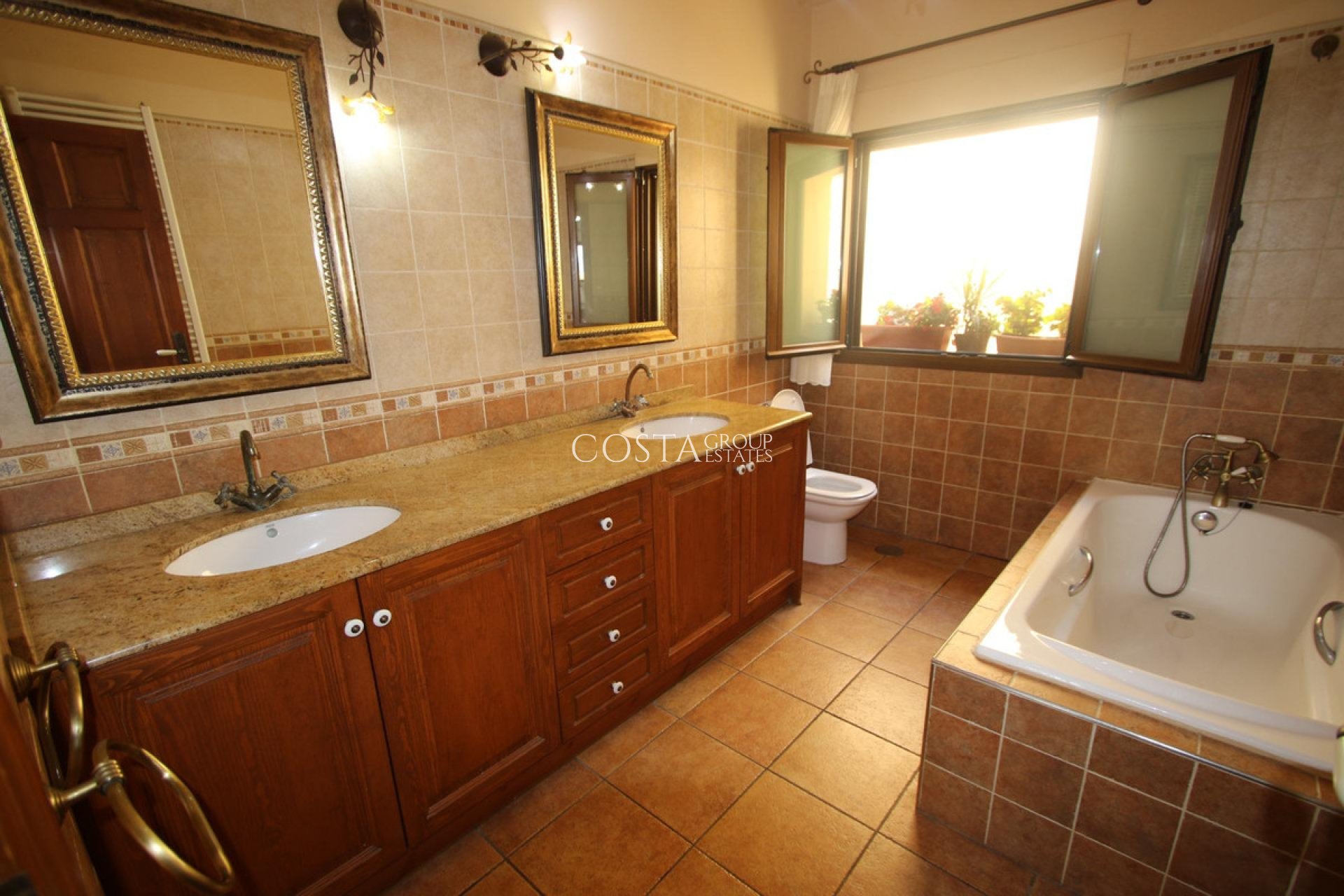 Resale - Villa -
Altea - Altea Centro