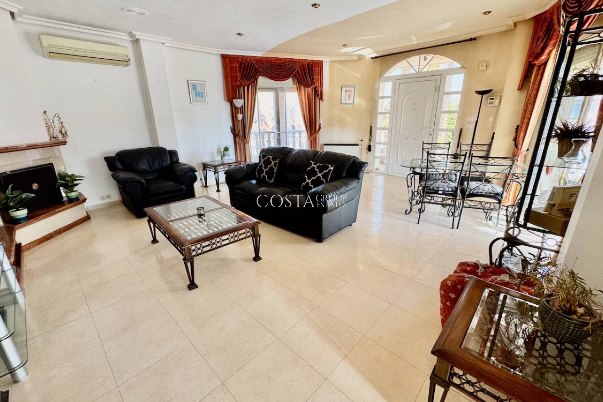 Resale - Villa -
Benferri