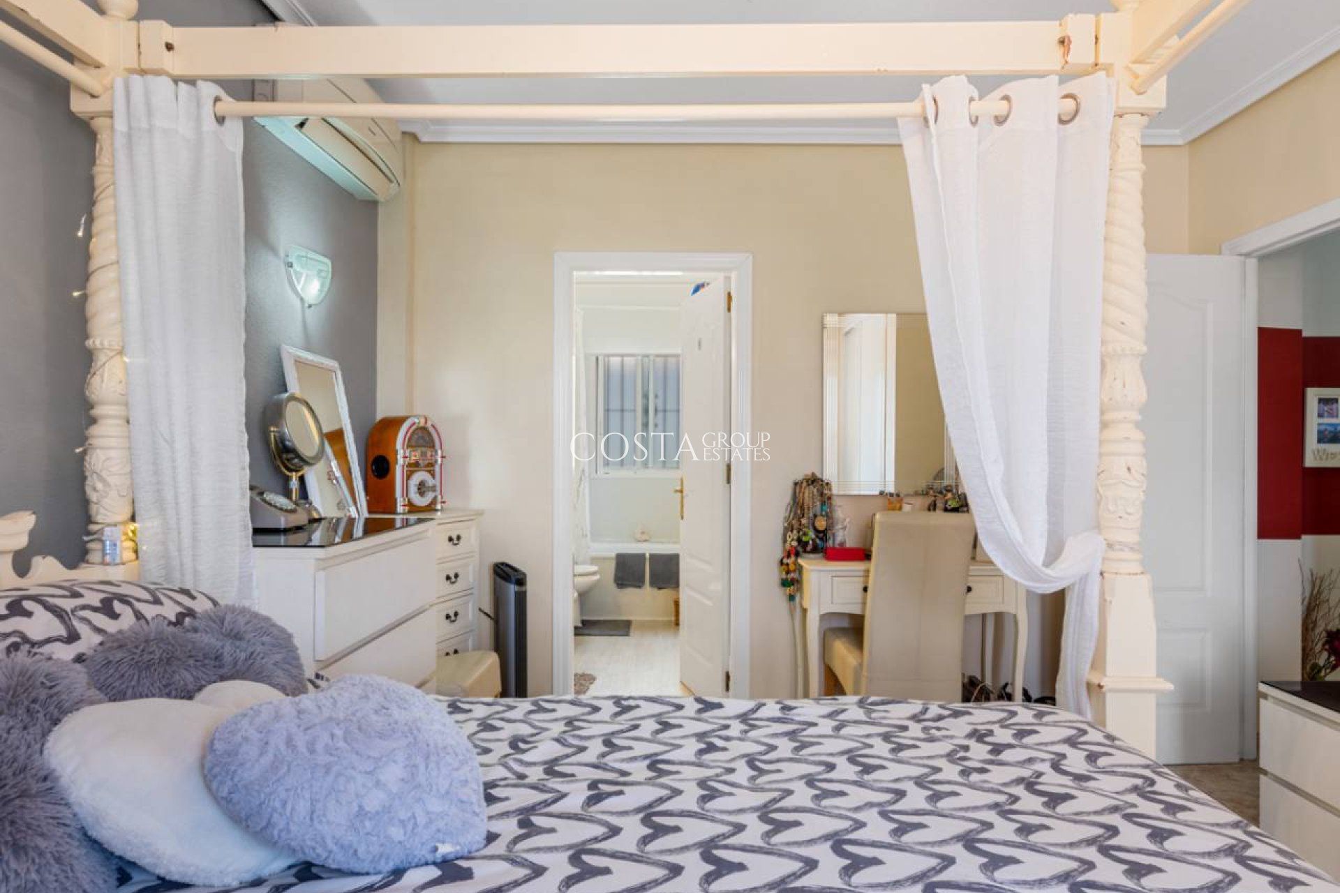 Resale - Villa -
Benijofar