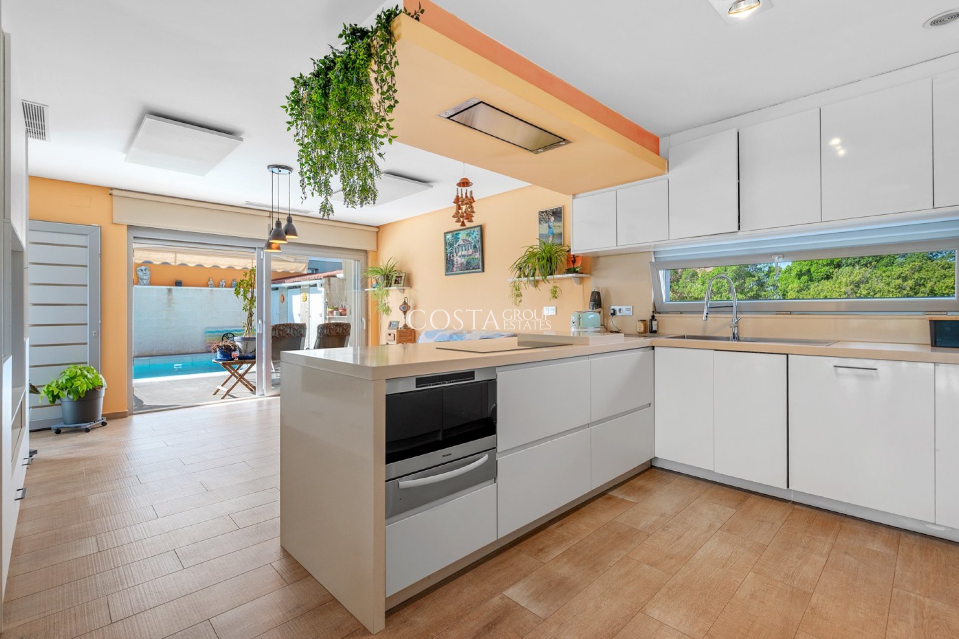 Resale - Villa -
Benijofar