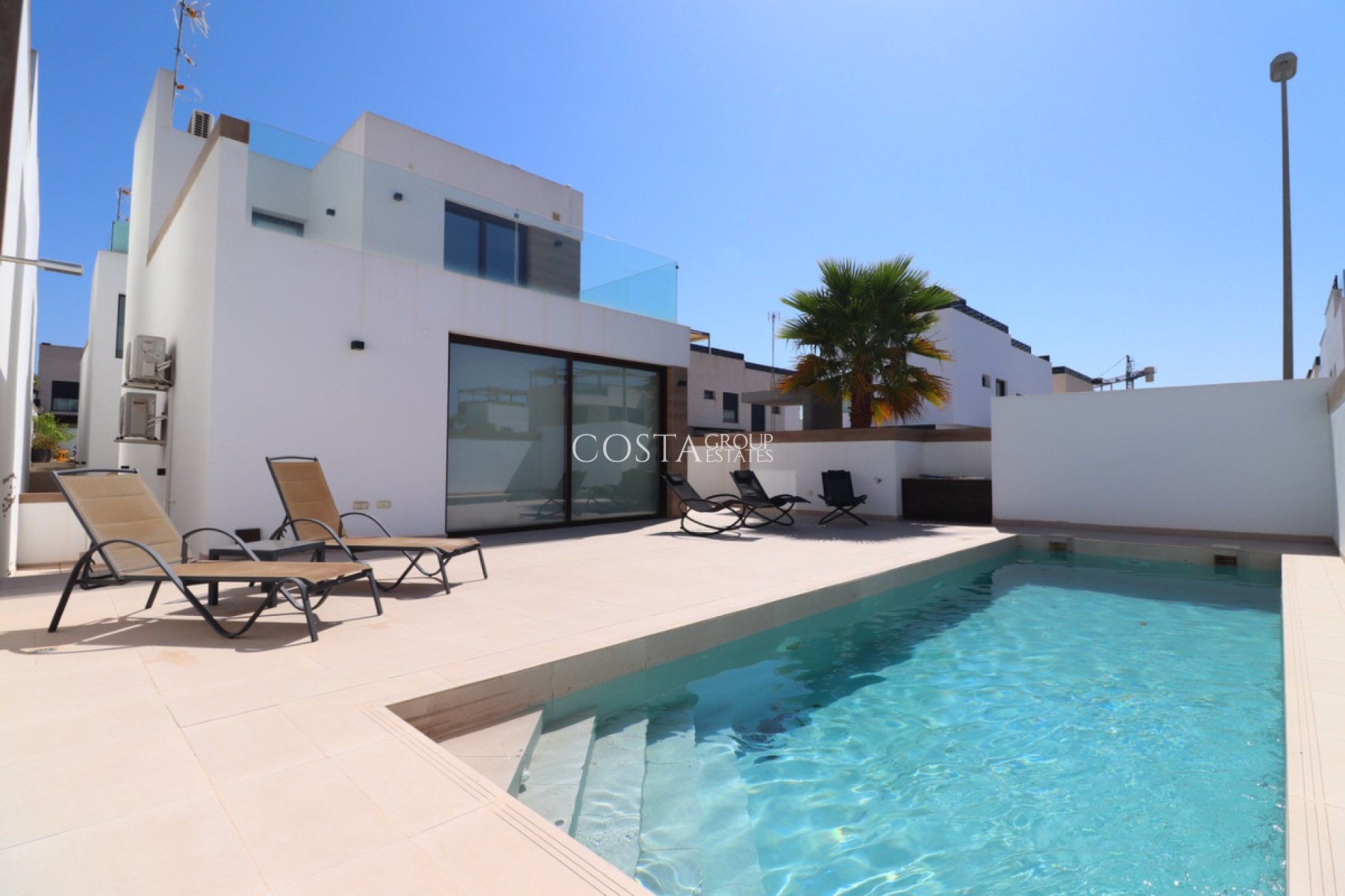 Resale - Villa -
Benijofar