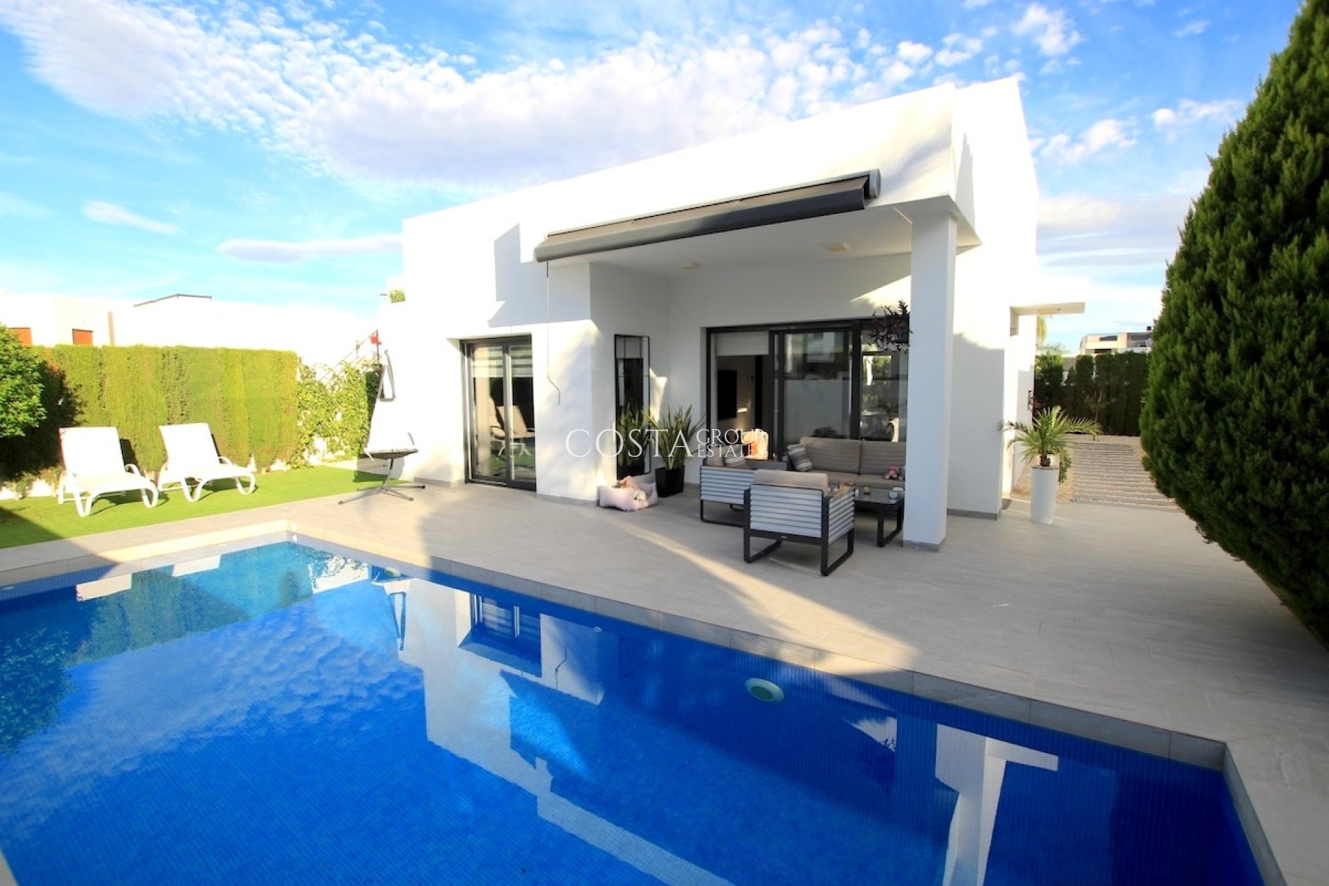 Resale - Villa -
Benijofar