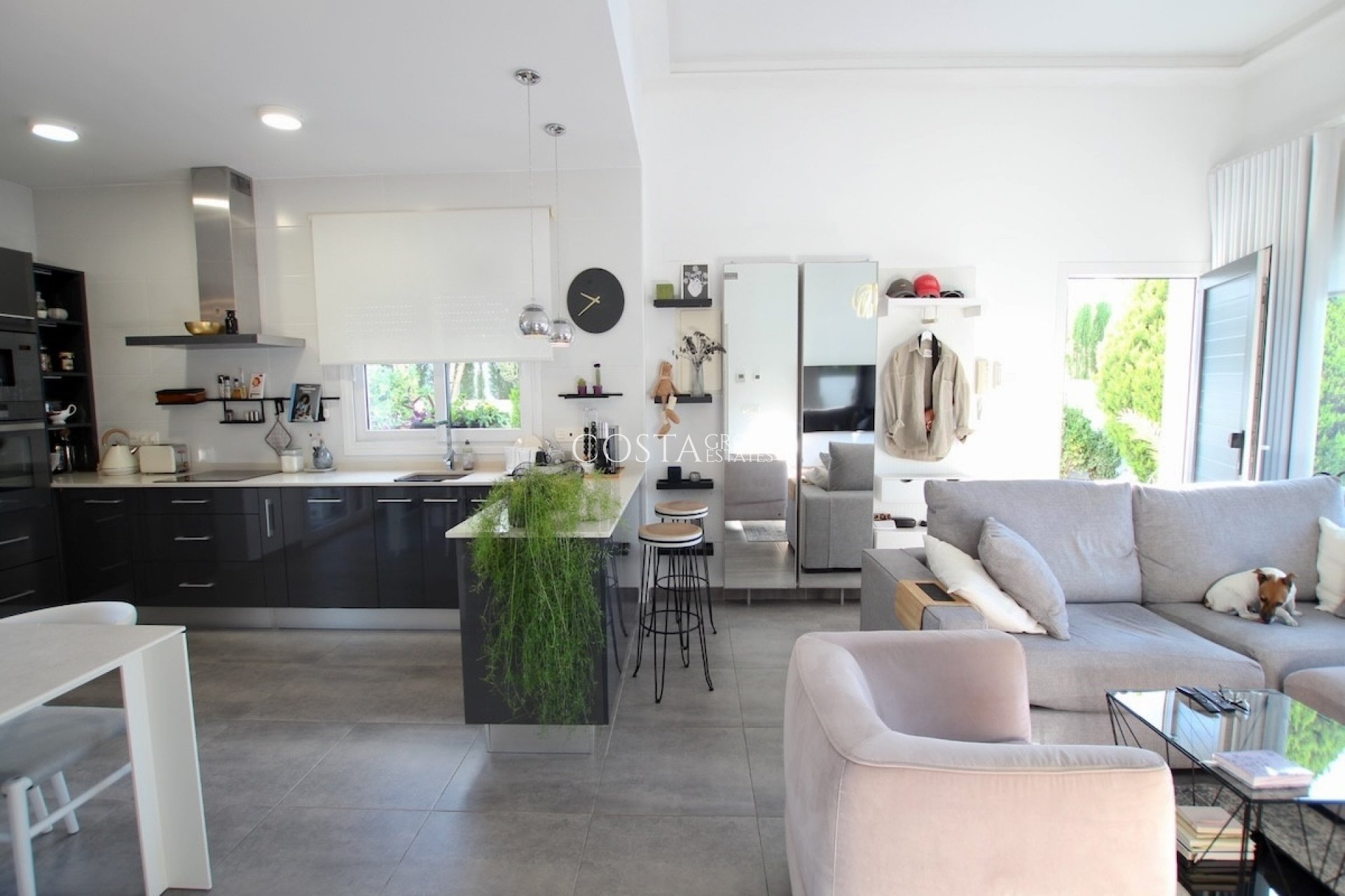 Resale - Villa -
Benijofar