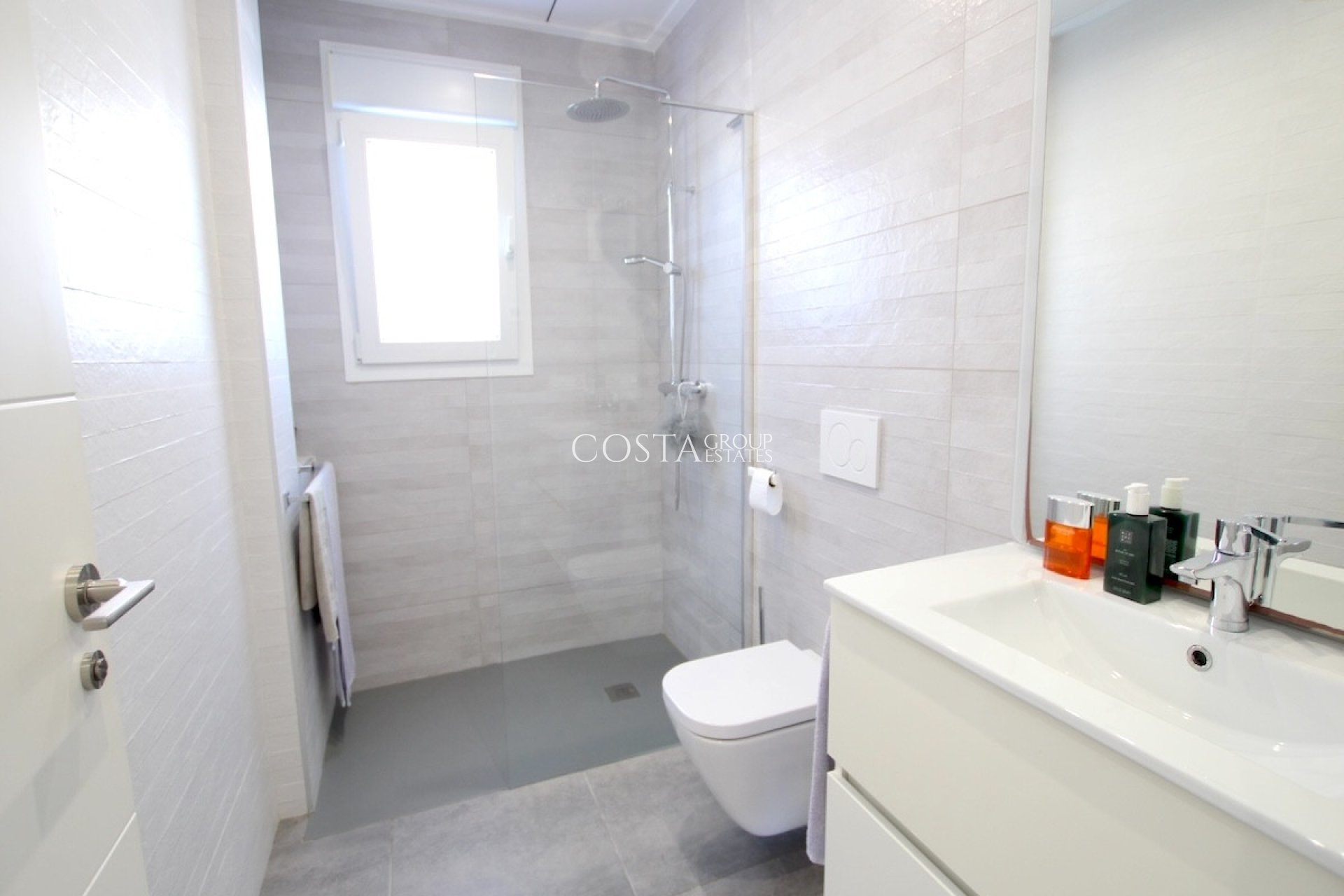 Resale - Villa -
Benijofar