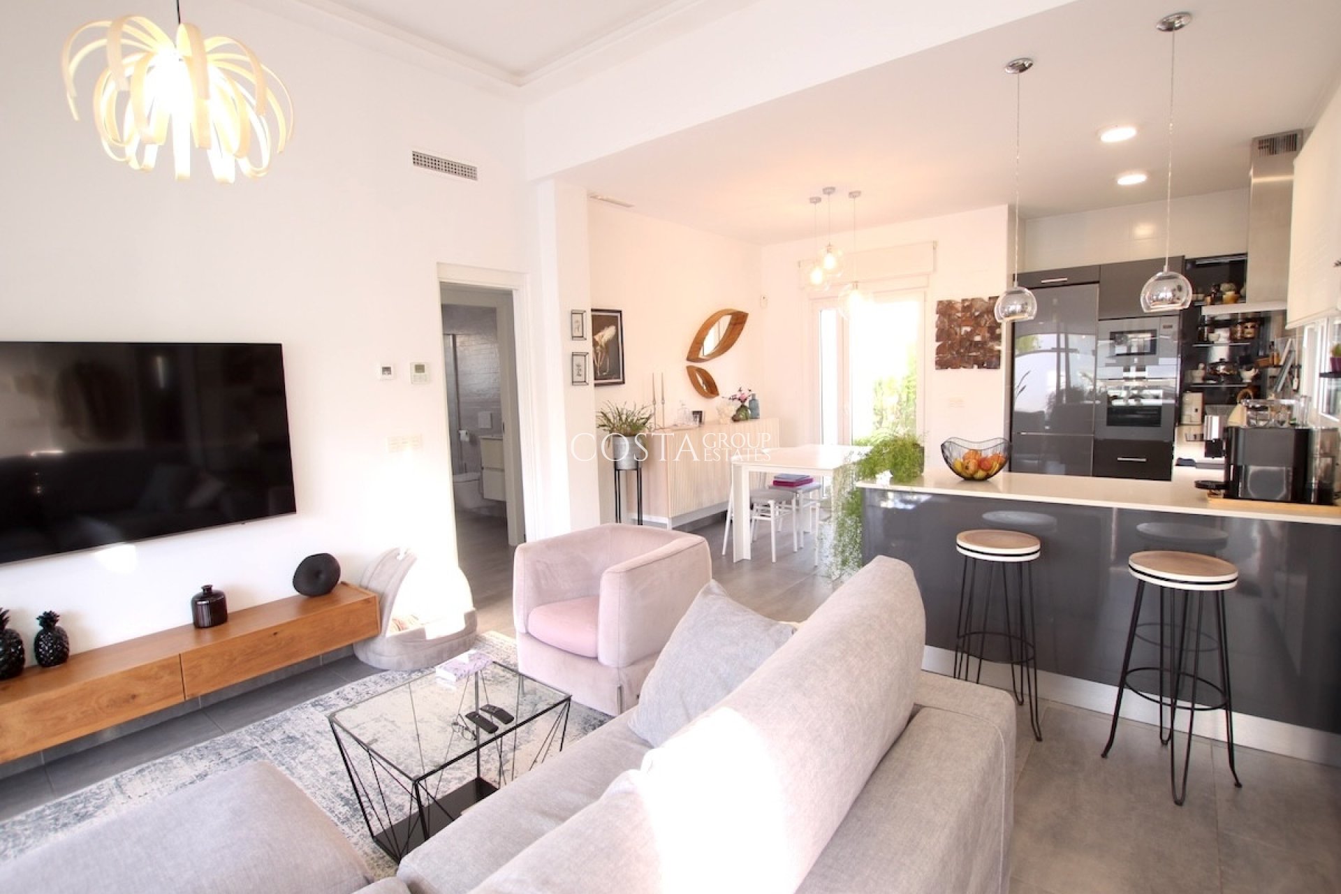 Resale - Villa -
Benijofar