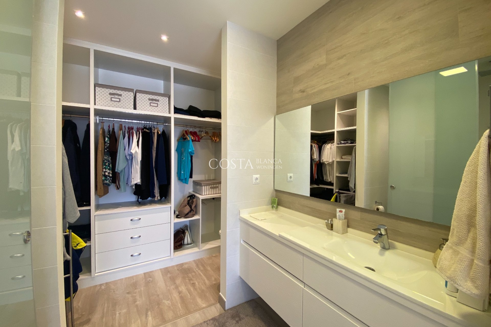 Resale - Villa -
Benijofar