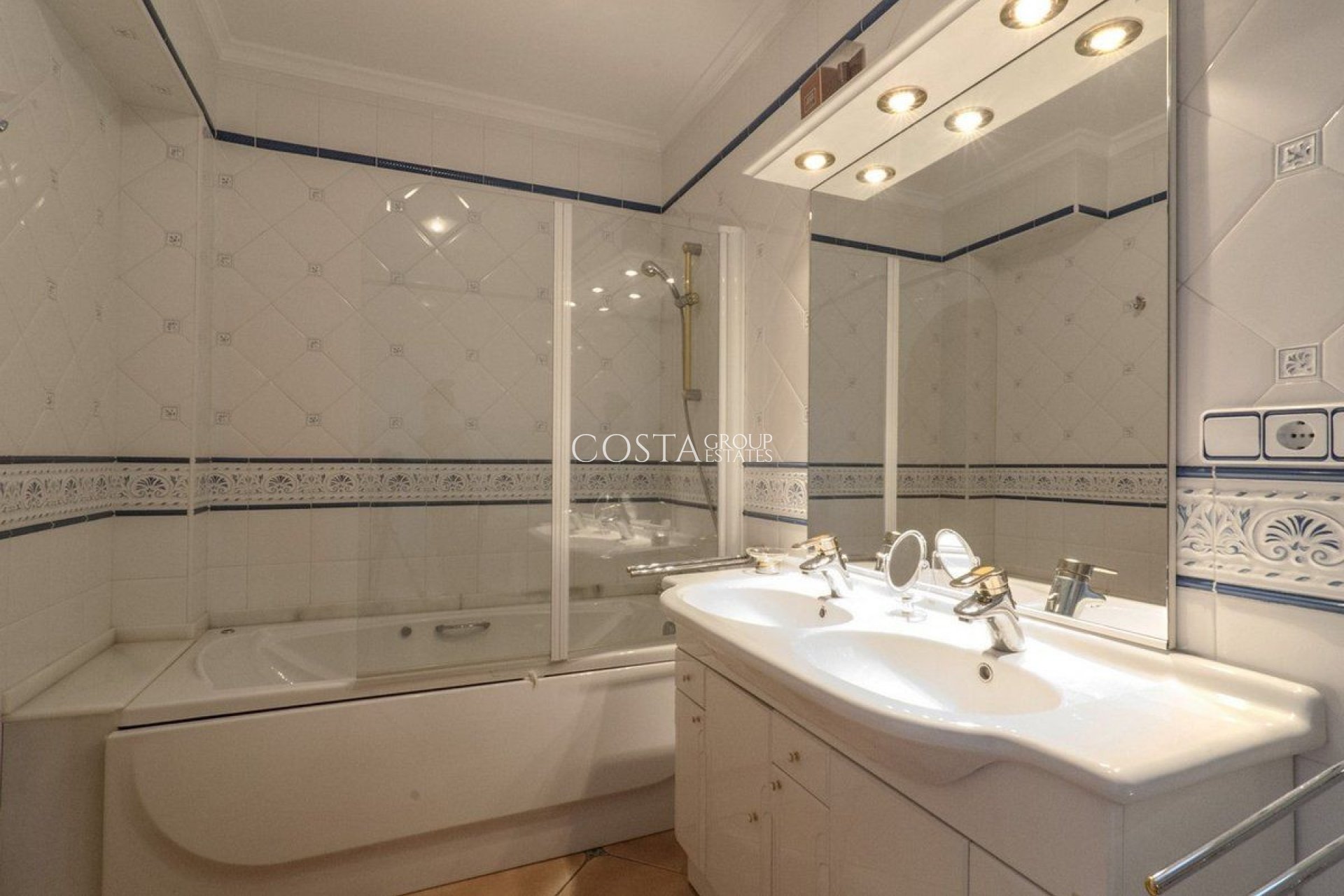 Resale - Villa -
Benissa - Benissa Centro