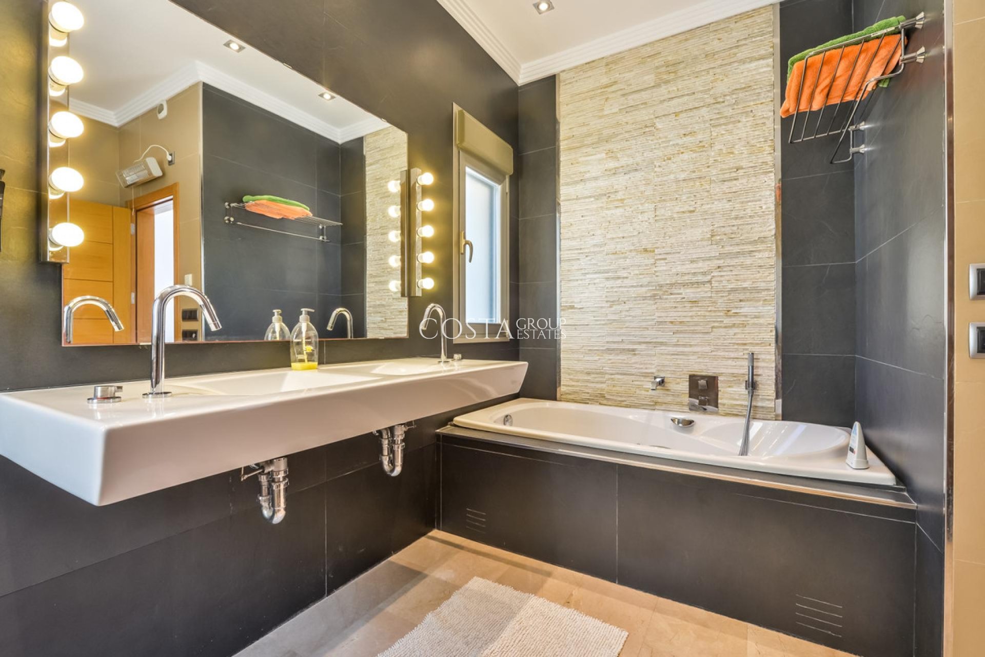 Resale - Villa -
Benissa - Benissa Centro