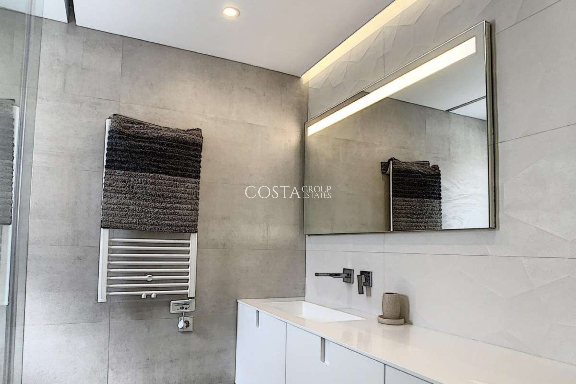 Resale - Villa -
Benitachell - Cumbre Del Sol