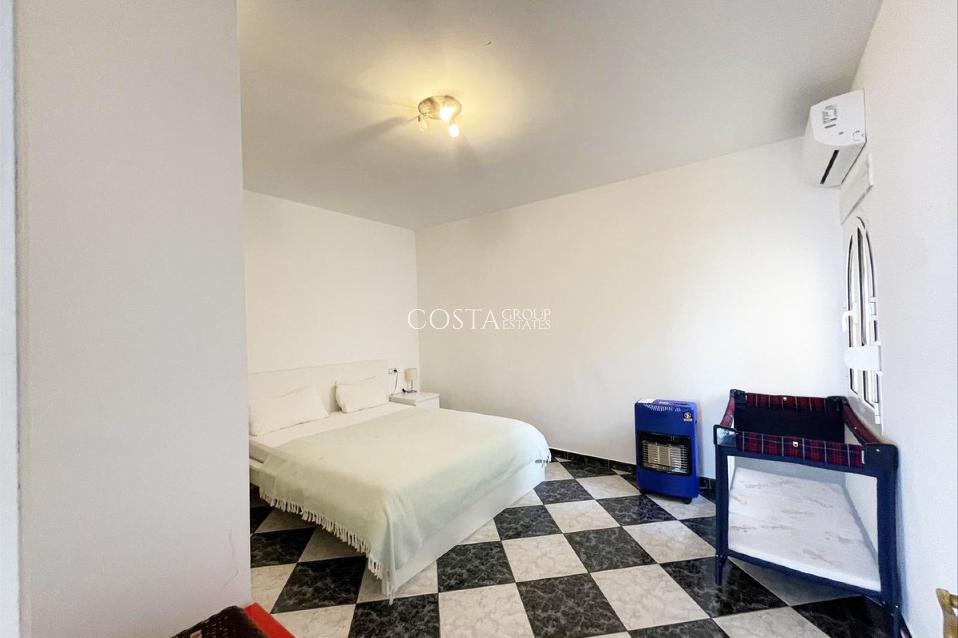 Resale - Villa -
Calpe - Calpe Centro