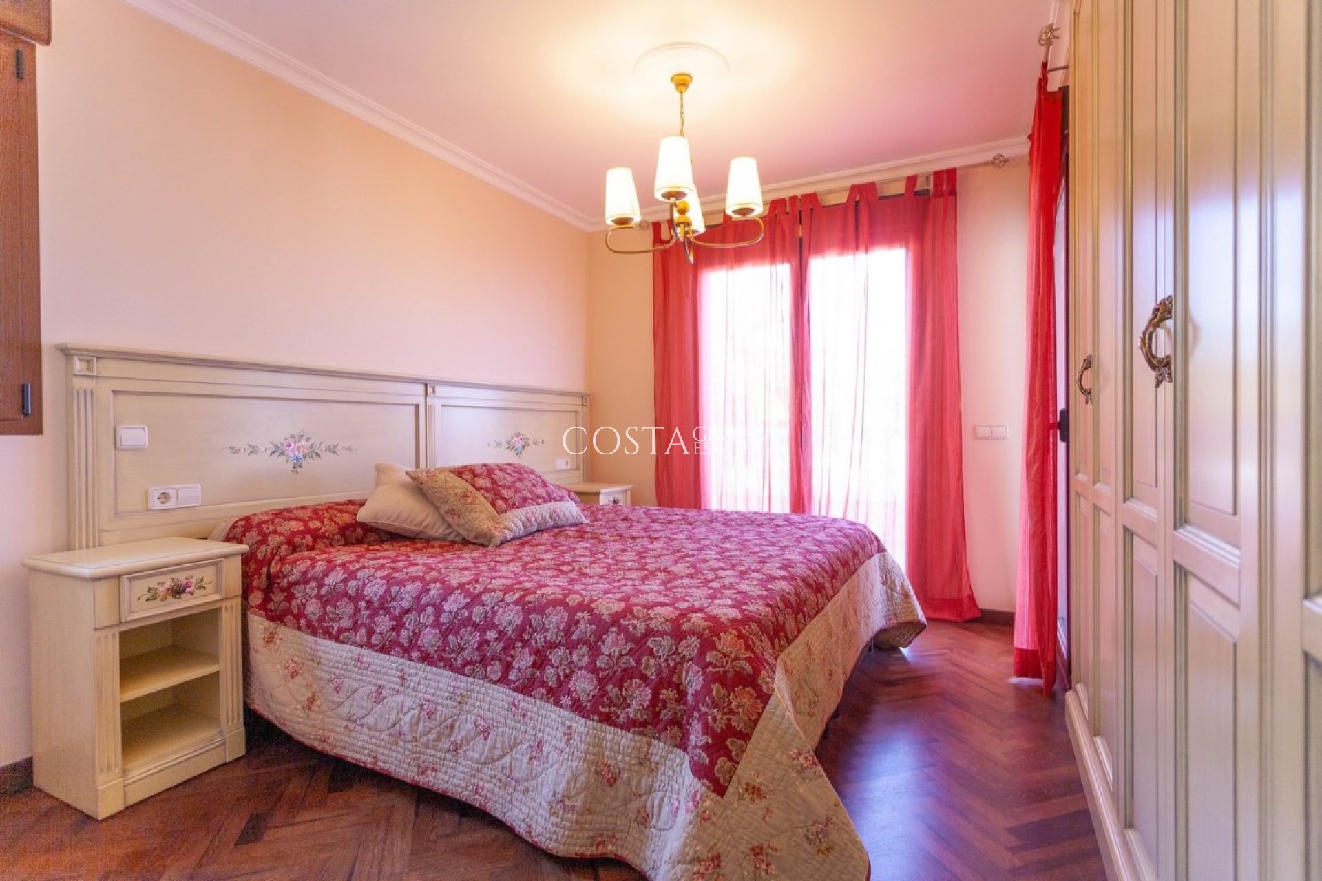 Resale - Villa -
Calpe - Calpe Centro
