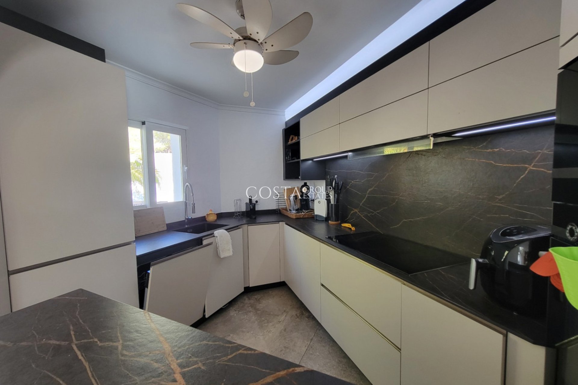 Resale - Villa -
Calpe - Calpe Centro