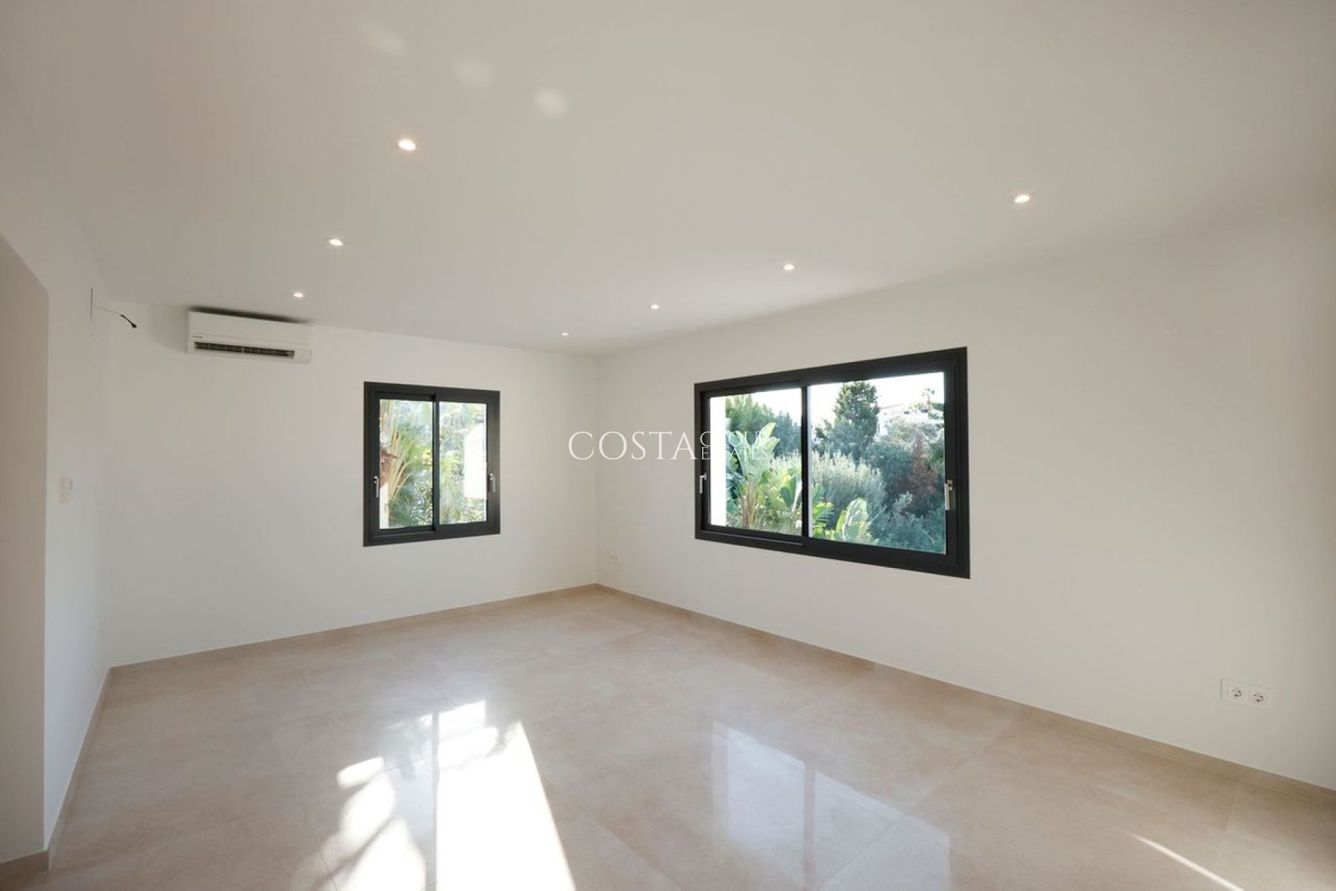 Resale - Villa -
Calpe - Calpe Centro