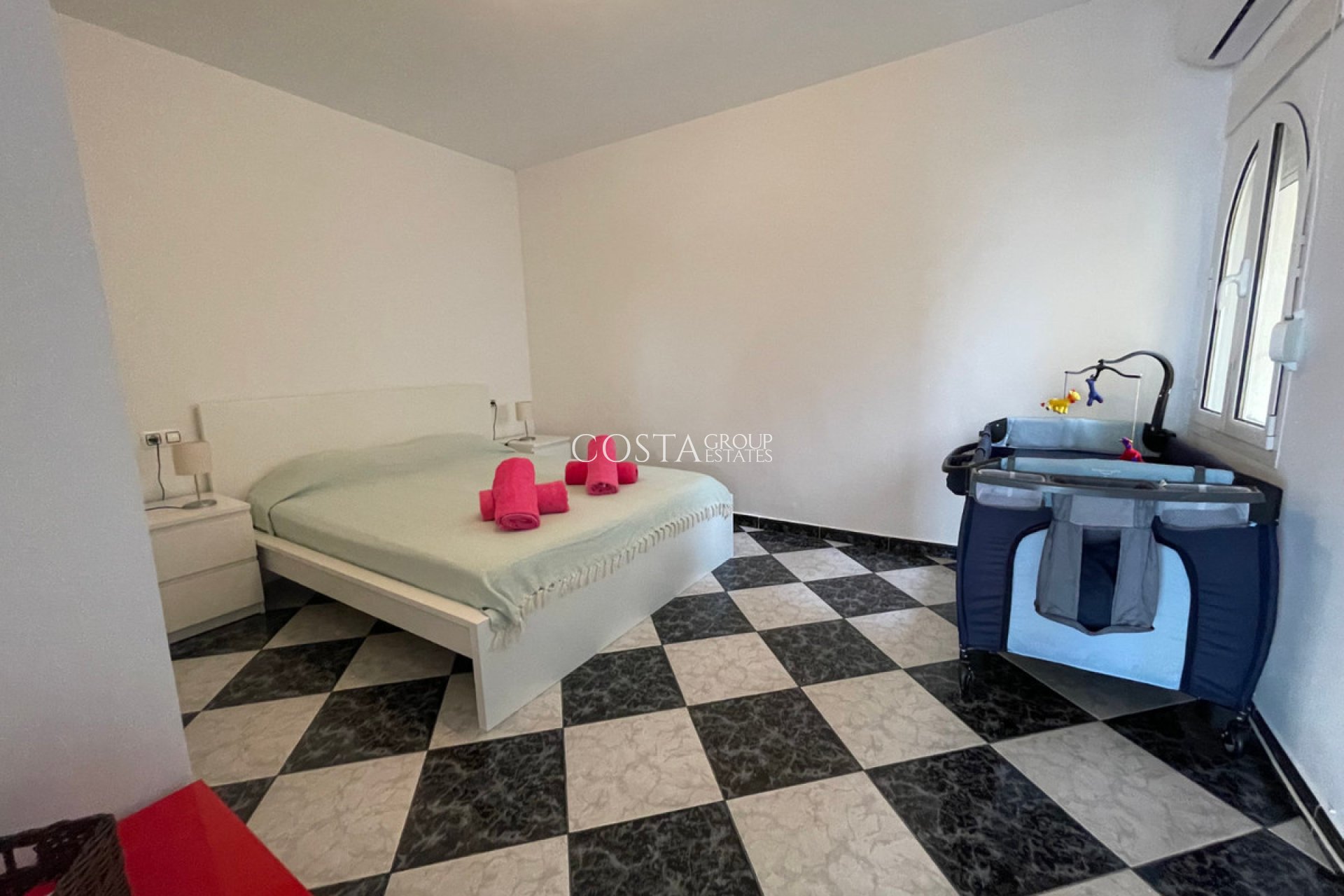 Resale - Villa -
Calpe - Calpe Centro