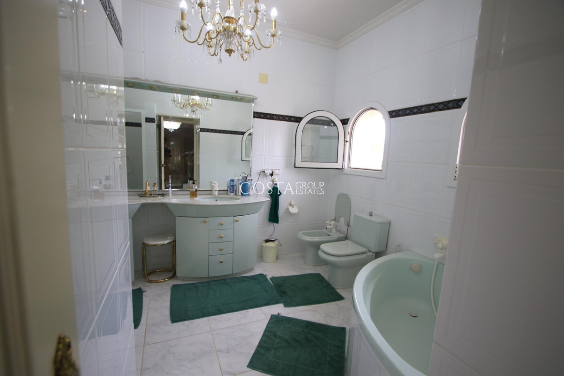 Resale - Villa -
Calpe - la Canuta