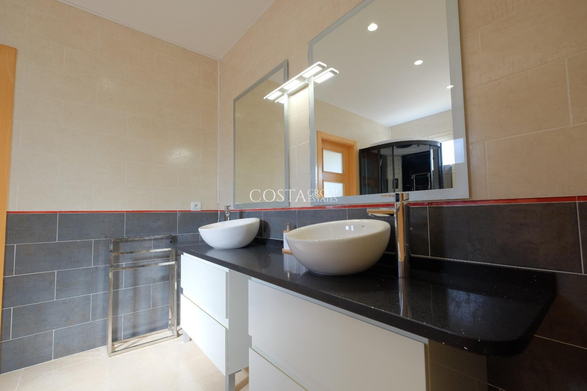 Resale - Villa -
Calpe - la Canuta