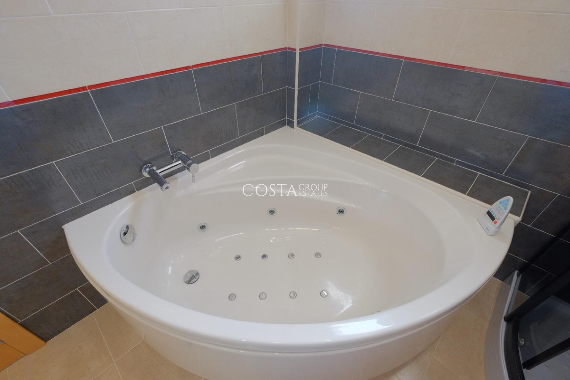 Resale - Villa -
Calpe - la Canuta