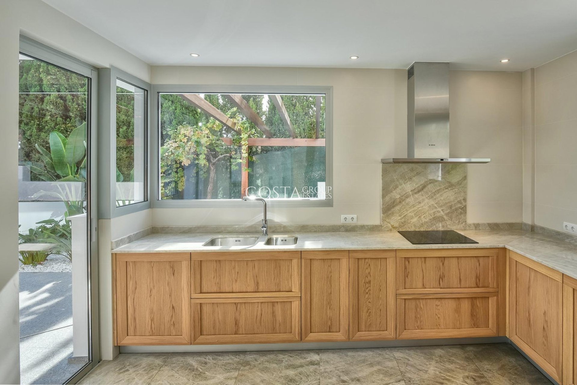 Resale - Villa -
Calpe - la Canuta