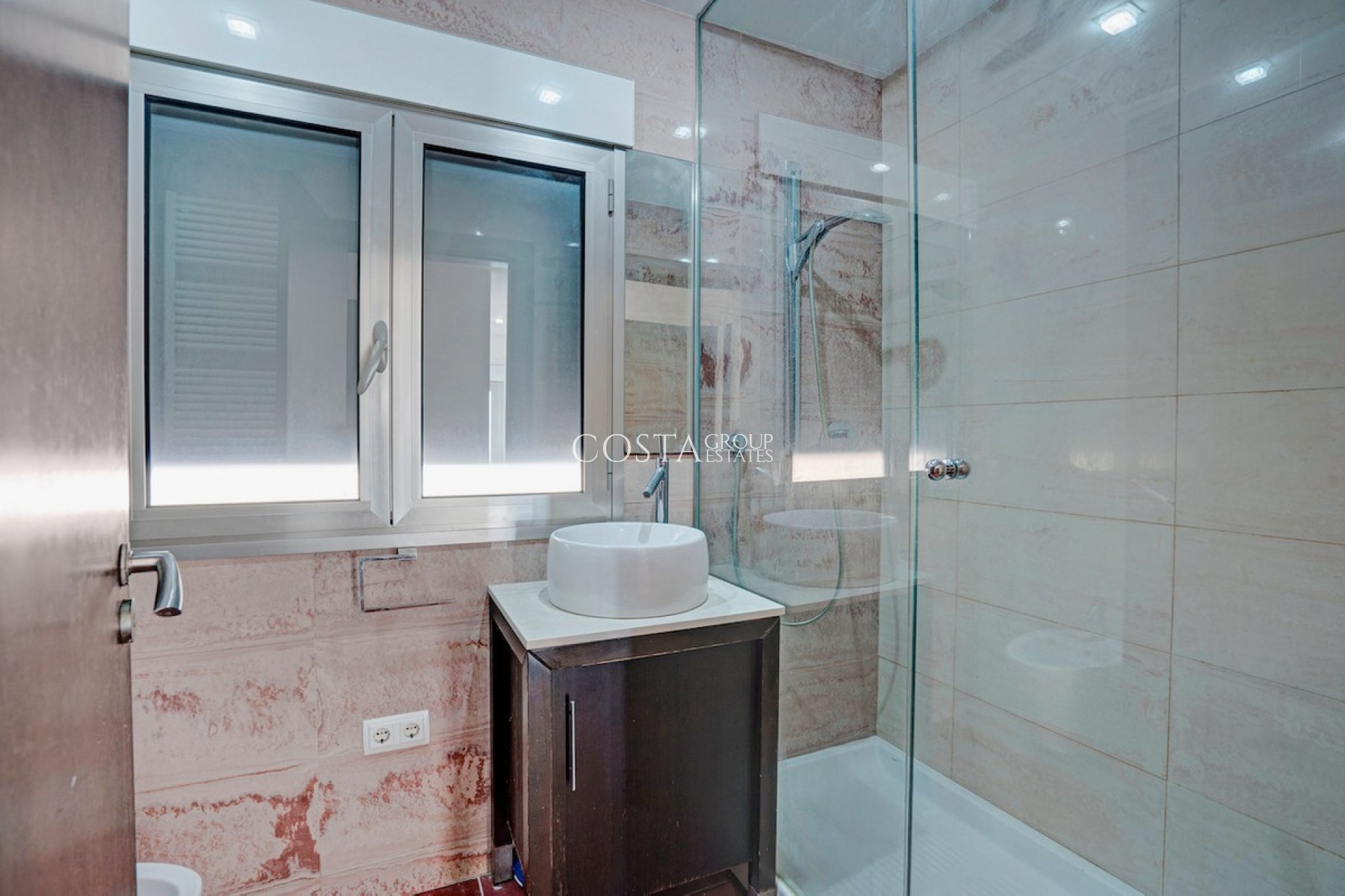 Resale - Villa -
Calpe - Les Bassetes