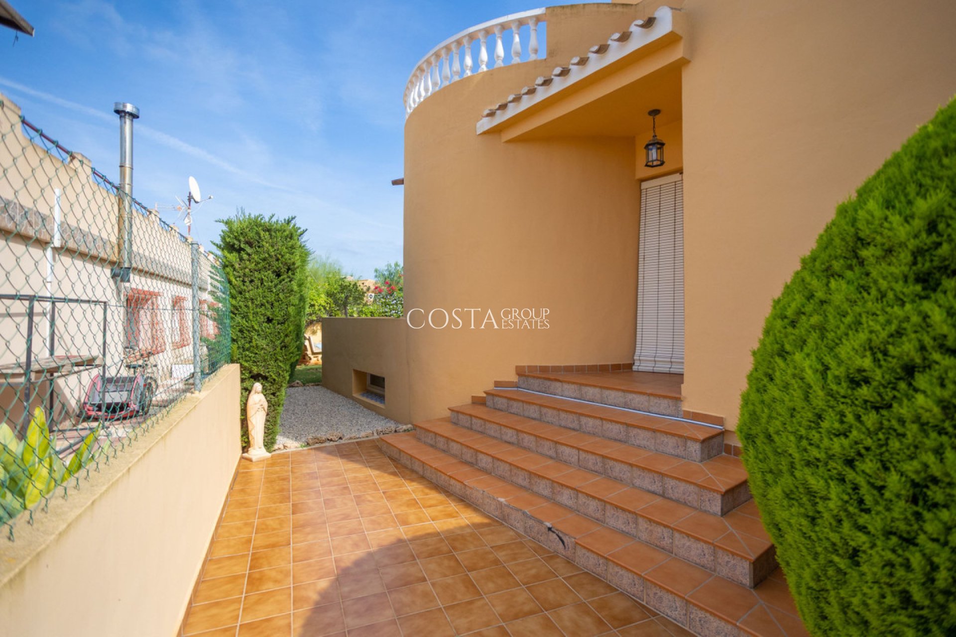 Resale - Villa -
Cartagena - Playa Honda