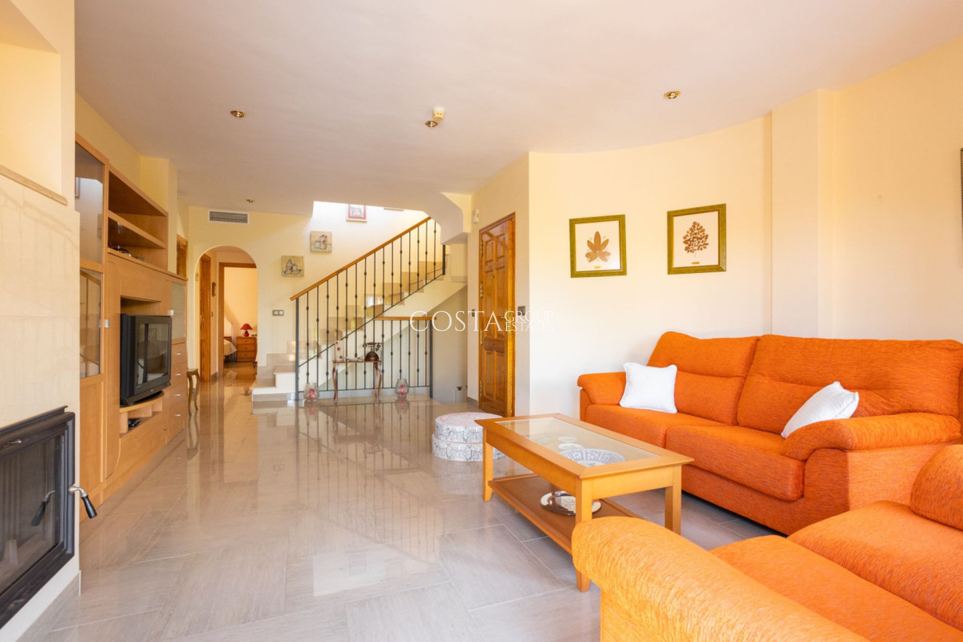 Resale - Villa -
Cartagena - Playa Honda