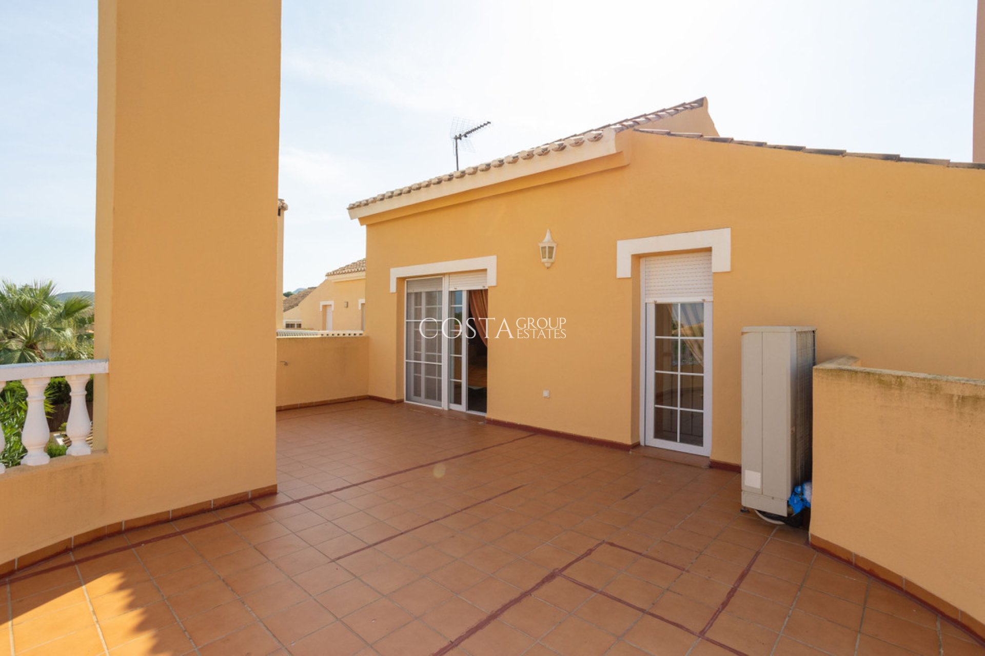 Resale - Villa -
Cartagena - Playa Honda