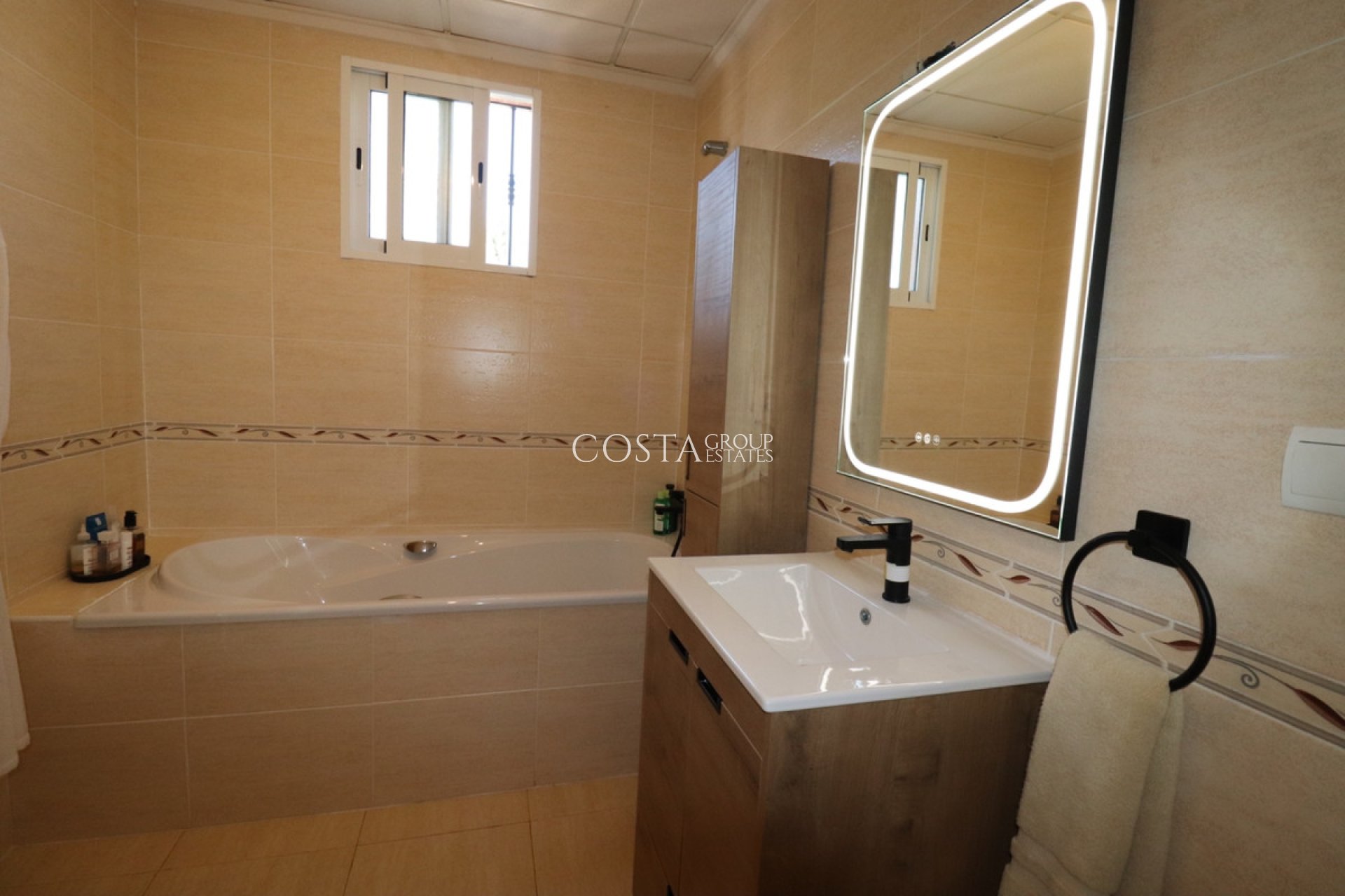 Resale - Villa -
Catral - Catral Centro