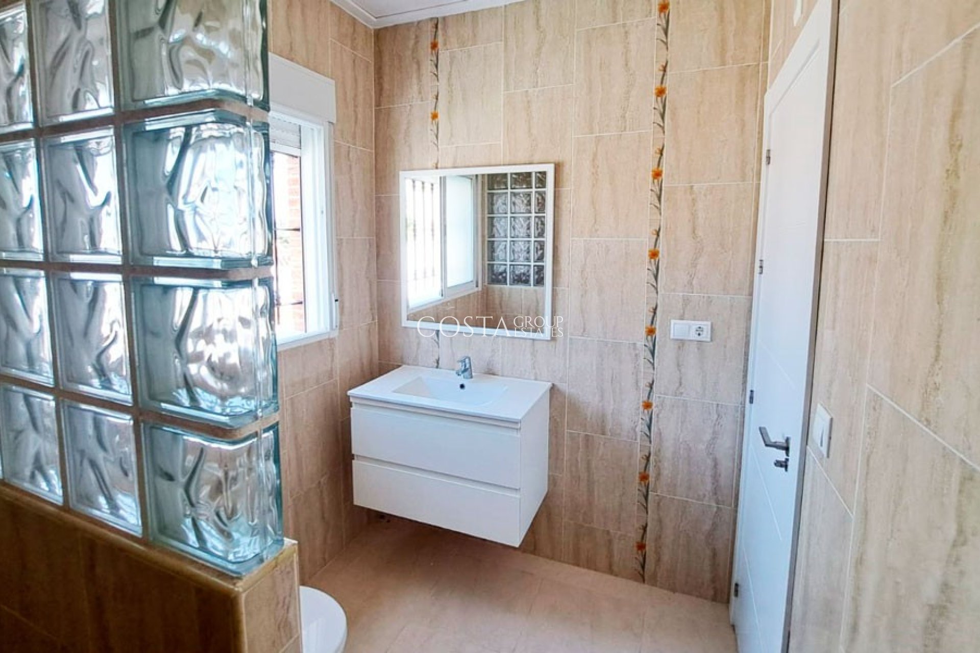 Resale - Villa -
Catral - Catral Centro