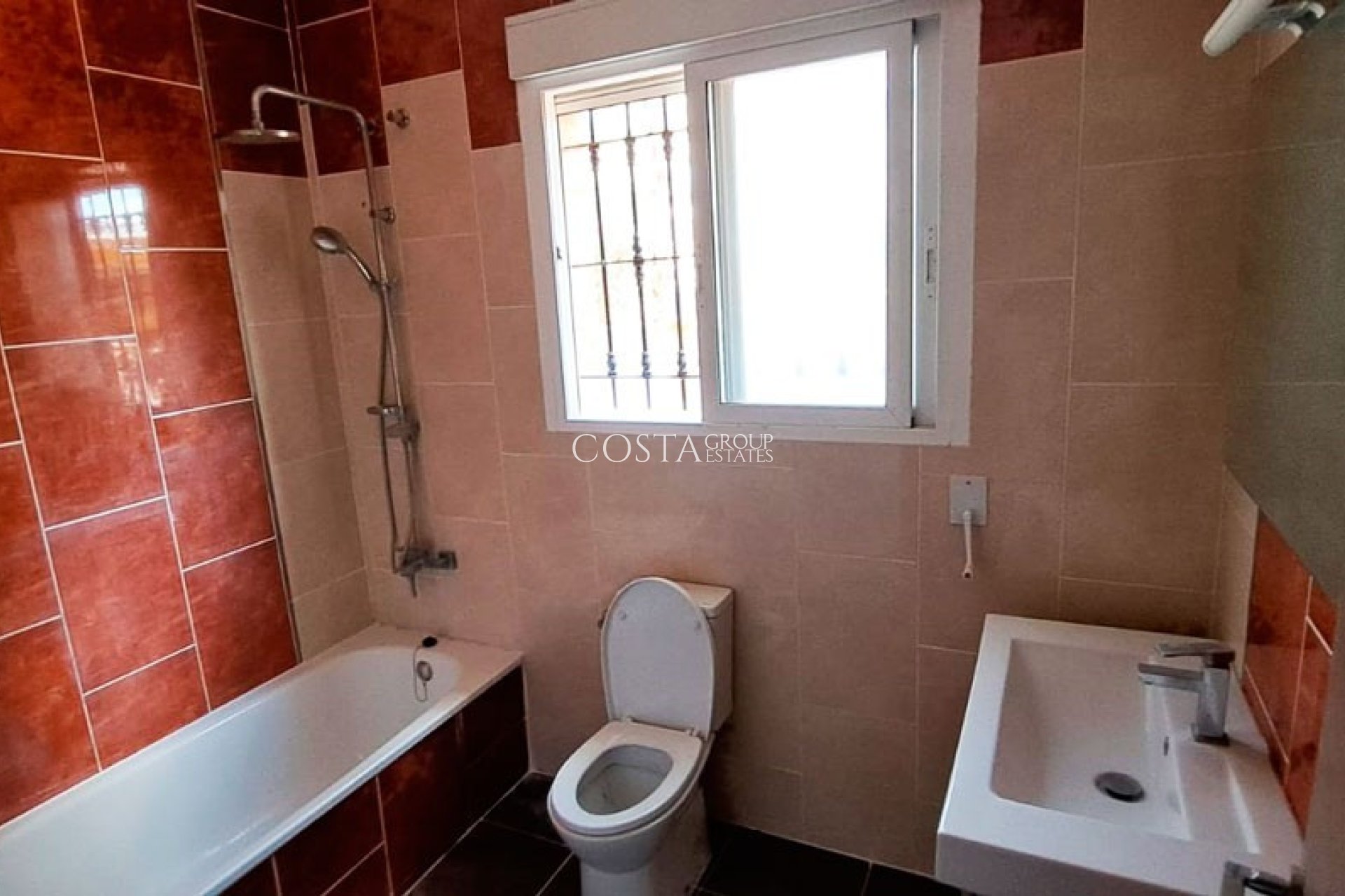 Resale - Villa -
Catral - Catral Centro