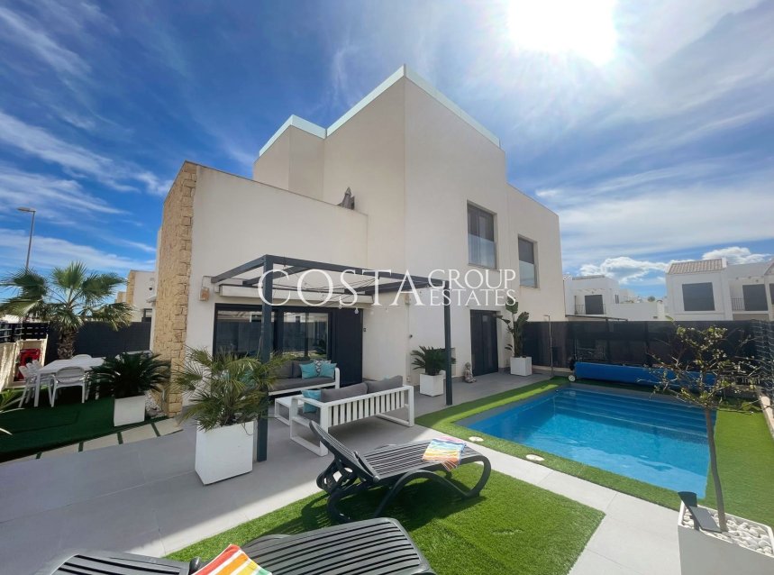 Resale - Villa -
Ciudad Quesada - Pueblo Bravo