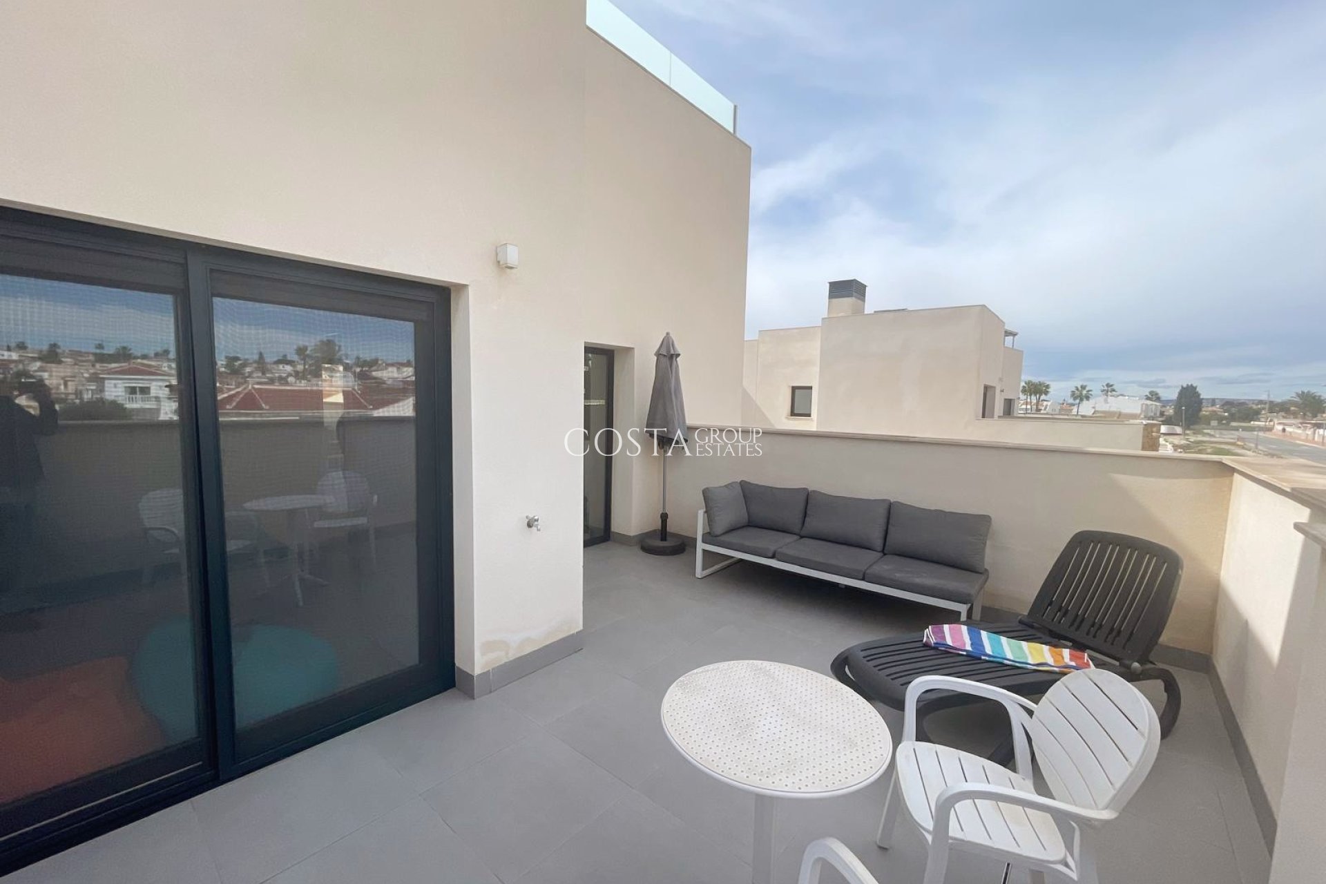 Resale - Villa -
Ciudad Quesada - Pueblo Bravo