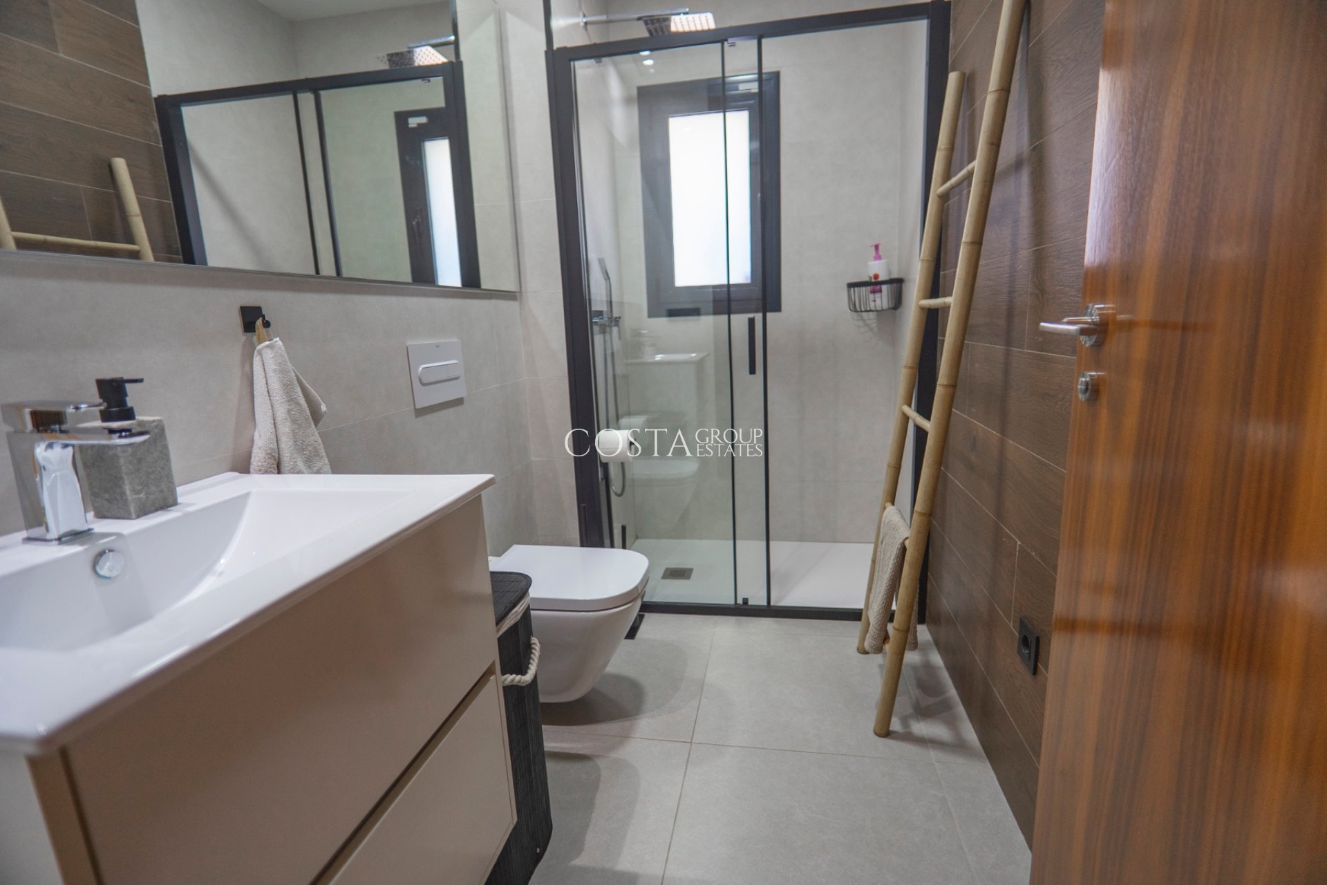 Resale - Villa -
Ciudad Quesada - Town Center