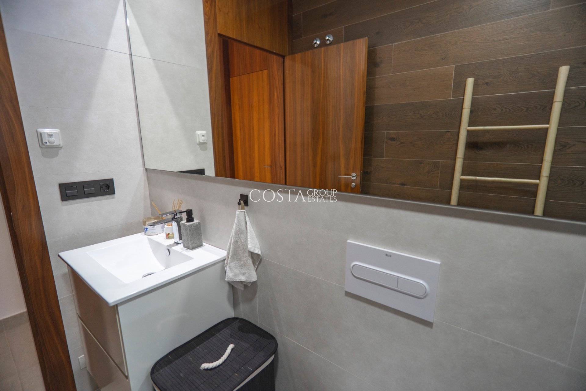 Resale - Villa -
Ciudad Quesada - Town Center