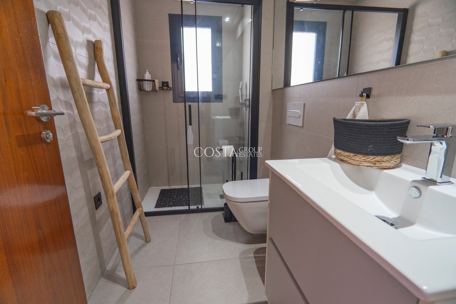 Resale - Villa -
Ciudad Quesada - Town Center