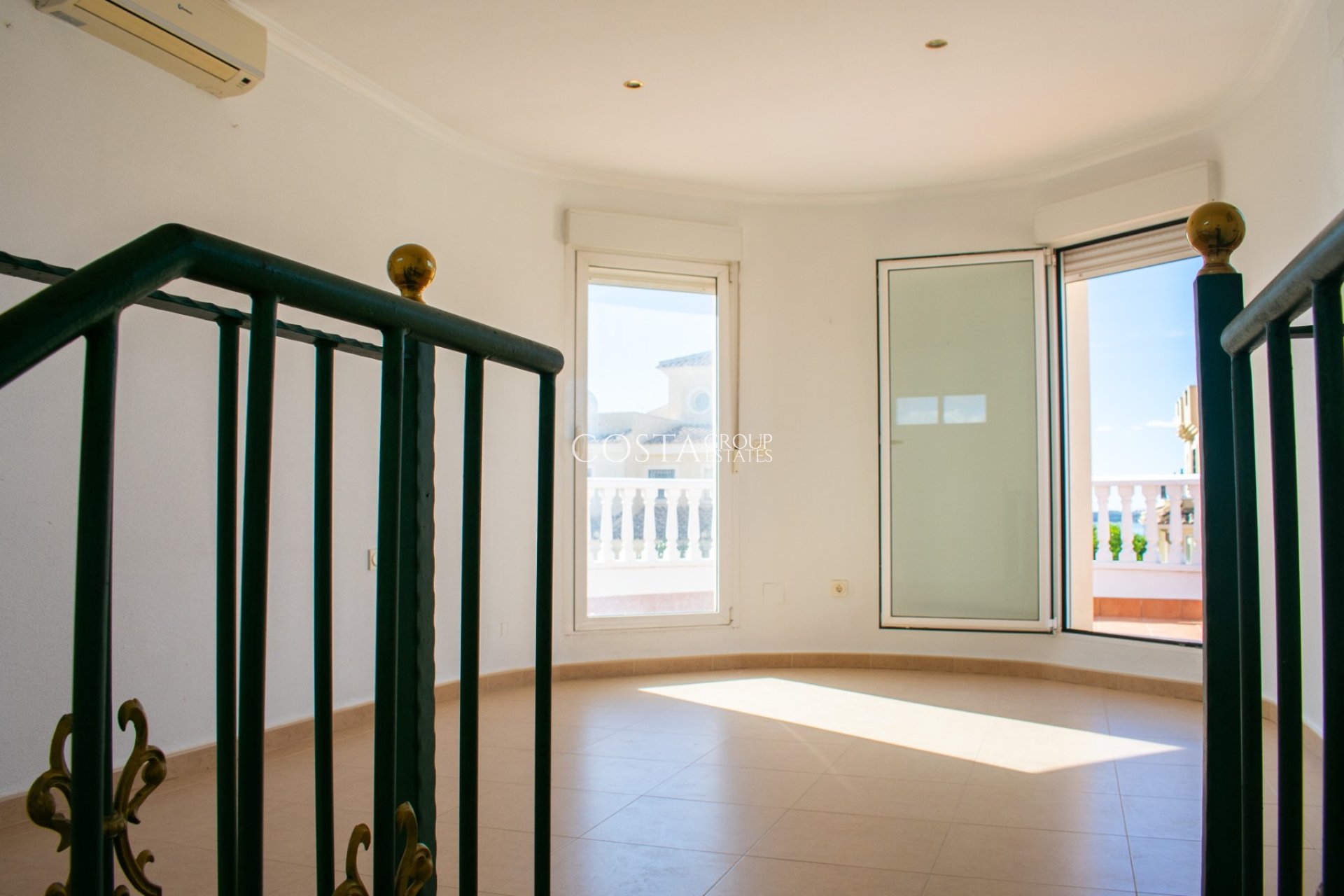 Resale - Villa -
Ciudad Quesada - Urbanizaciones
