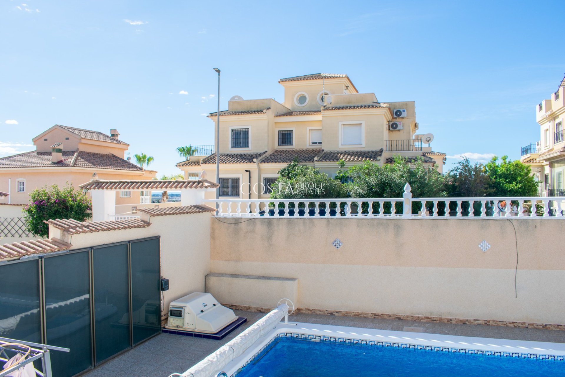 Resale - Villa -
Ciudad Quesada - Urbanizaciones